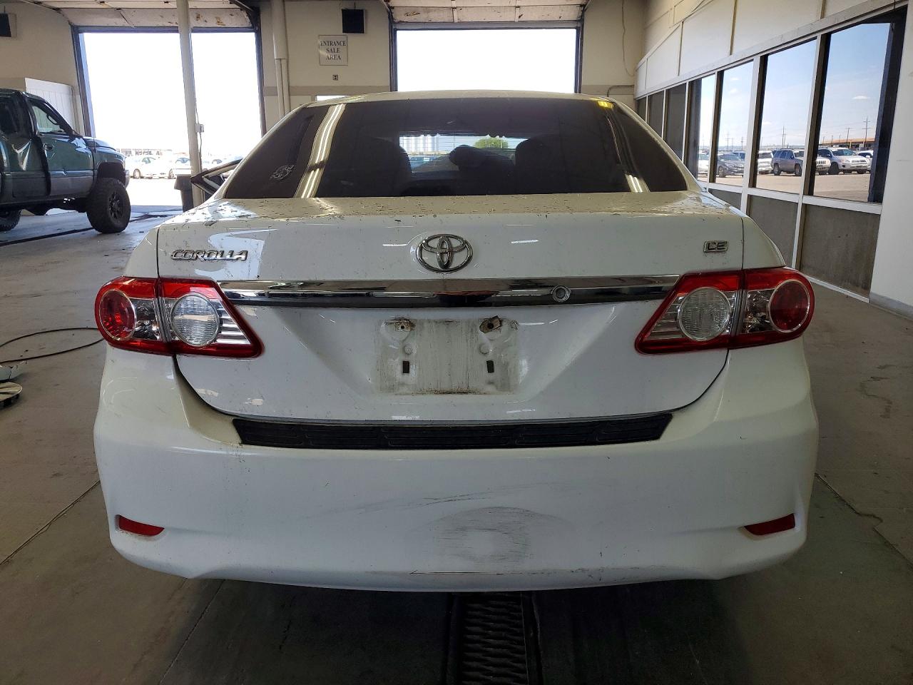2013 Toyota Corolla Le White vin: JTDBU4EE2DJ116275
