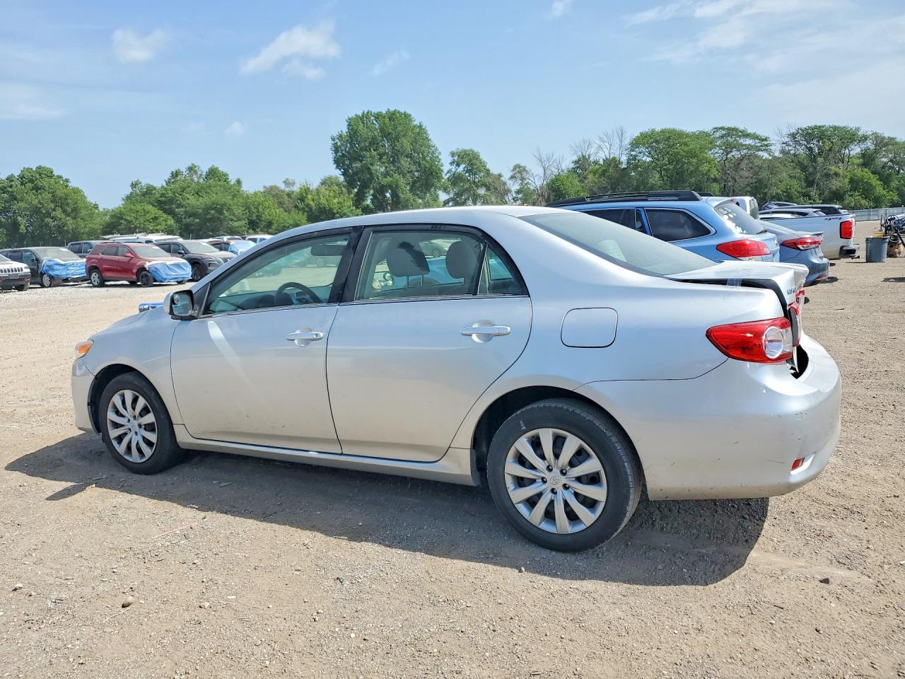 2013 Toyota Corolla Le Silver vin: JTDBU4EE2DJ117250