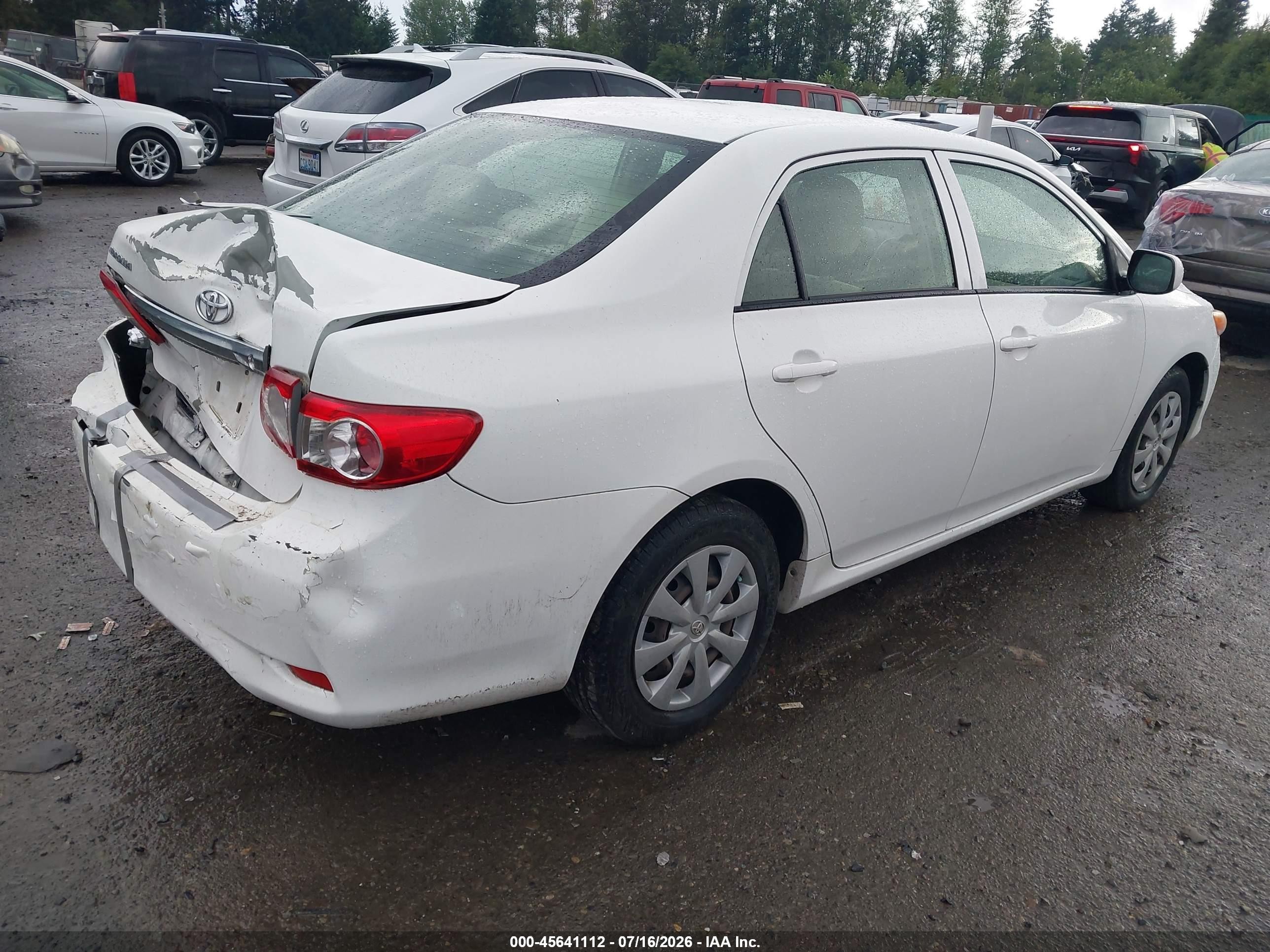2013 Toyota Corolla L Белый vin: JTDBU4EE2DJ117295
