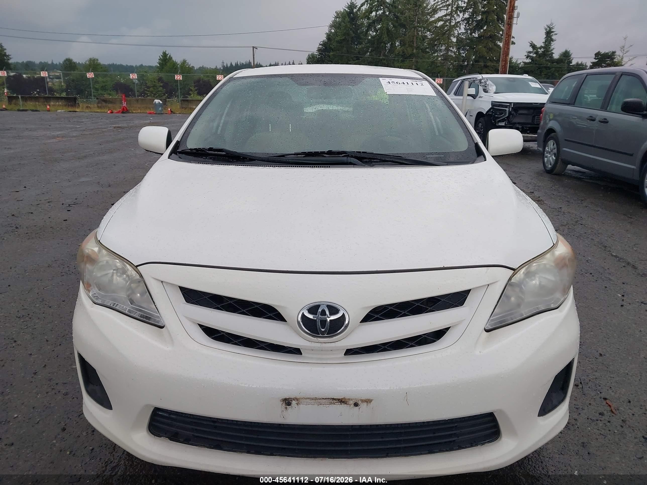 2013 Toyota Corolla L Белый vin: JTDBU4EE2DJ117295