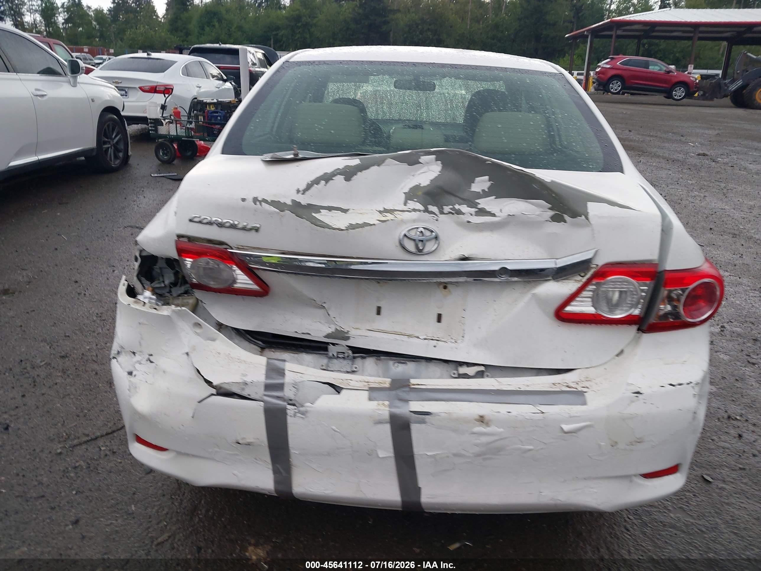 2013 Toyota Corolla L Белый vin: JTDBU4EE2DJ117295