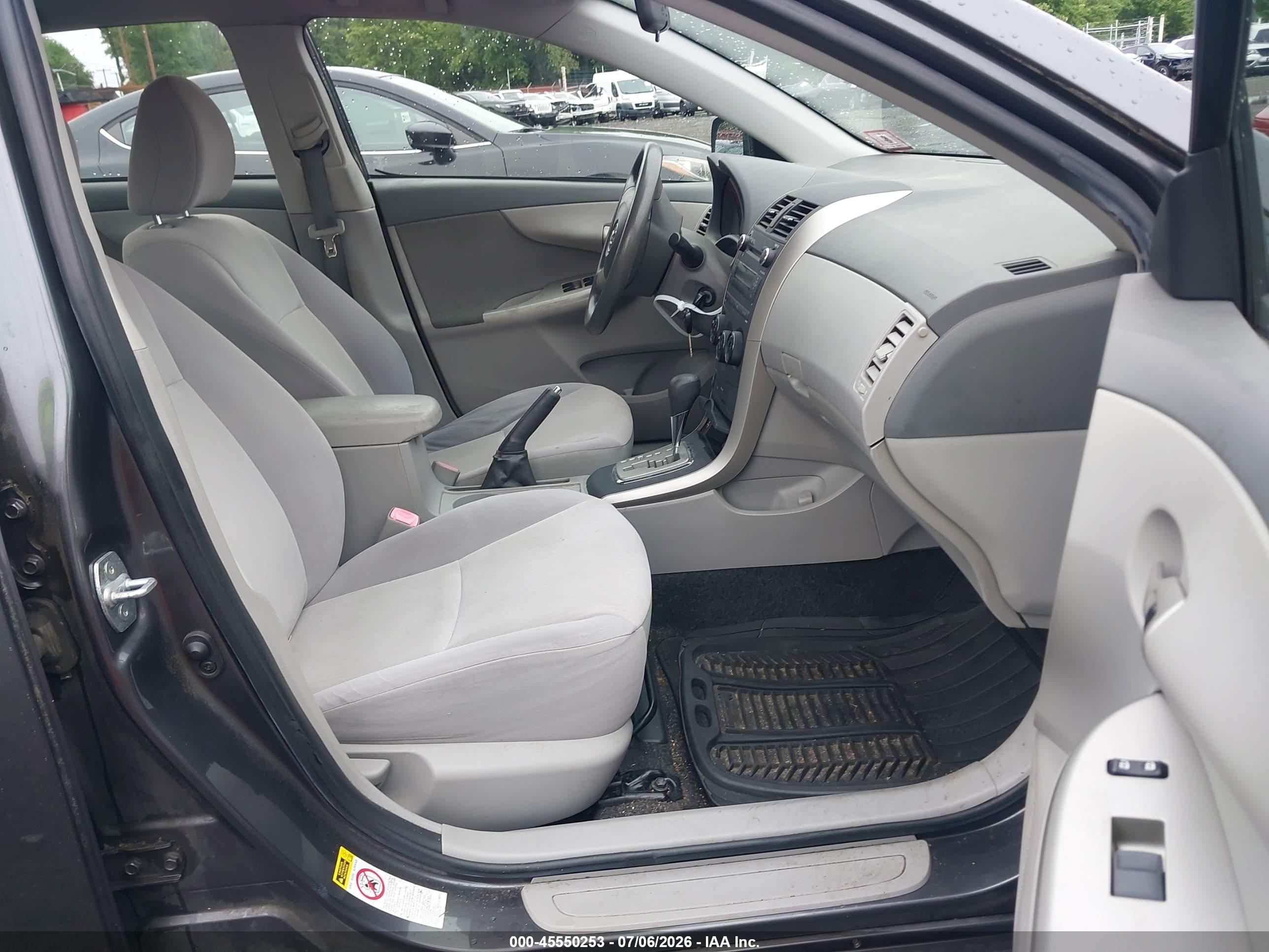 2010 Toyota Corolla Le Gray vin: JTDBU4EE3A9095126