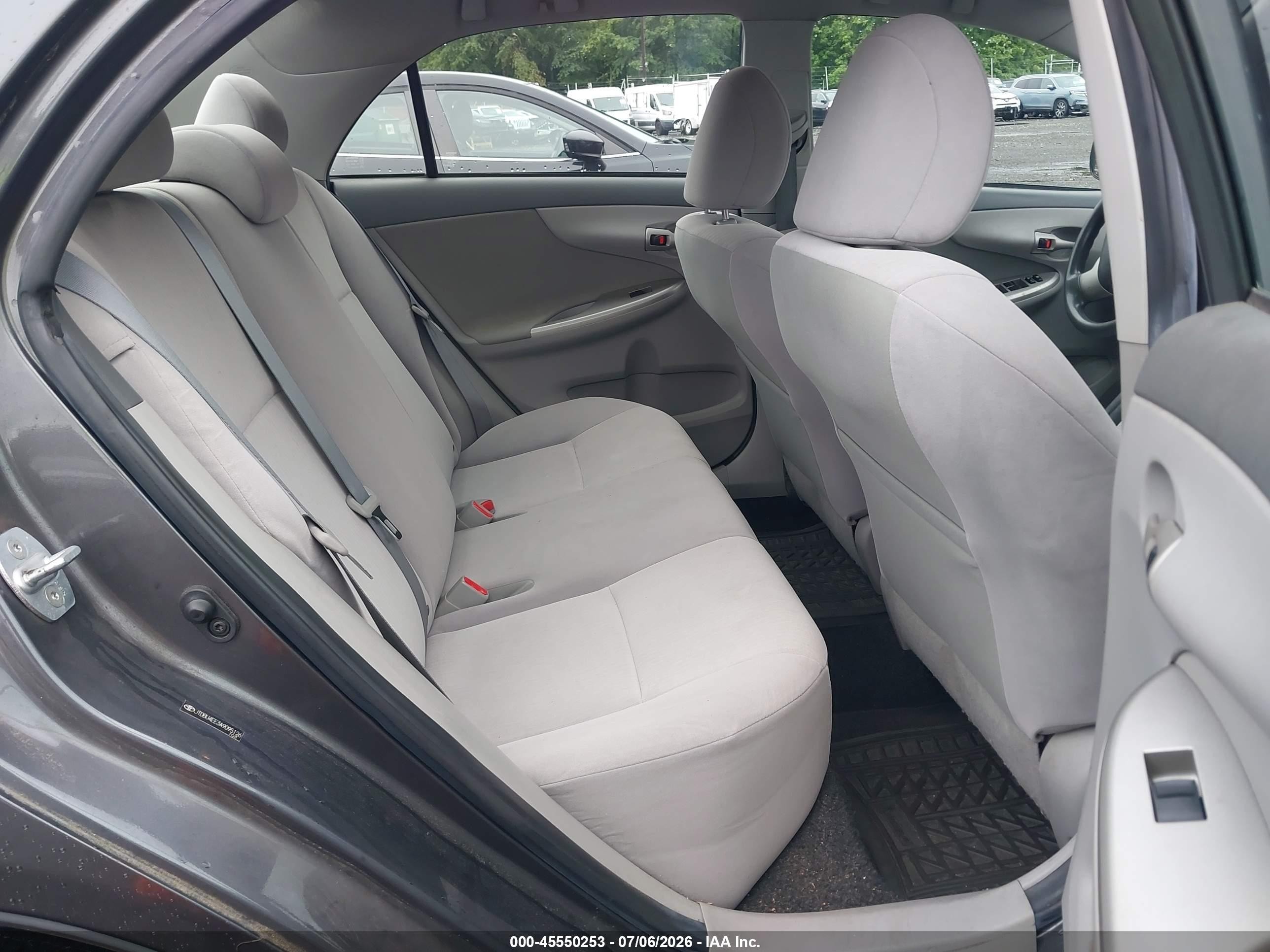 2010 Toyota Corolla Le Gray vin: JTDBU4EE3A9095126
