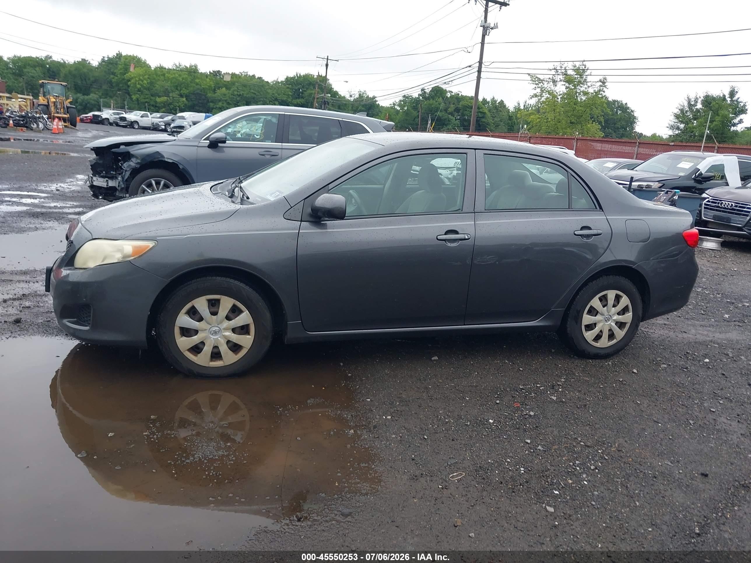 2010 Toyota Corolla Le Gray vin: JTDBU4EE3A9095126