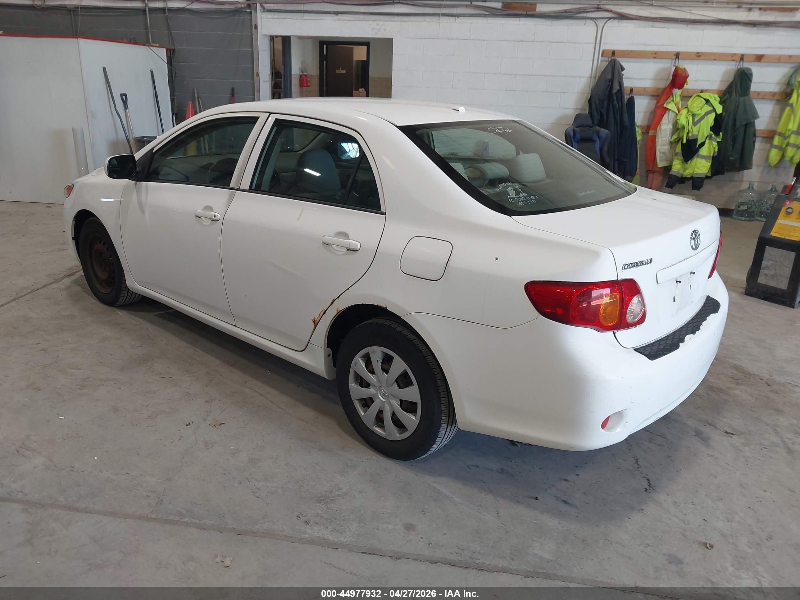 2010 Toyota Corolla Le White vin: JTDBU4EE3A9098110