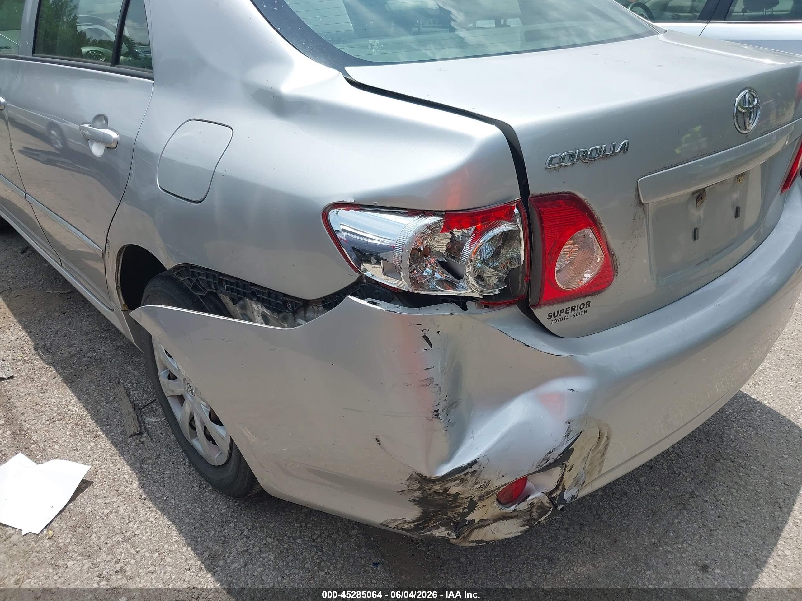 2010 Toyota Corolla Le Silver vin: JTDBU4EE3A9119389