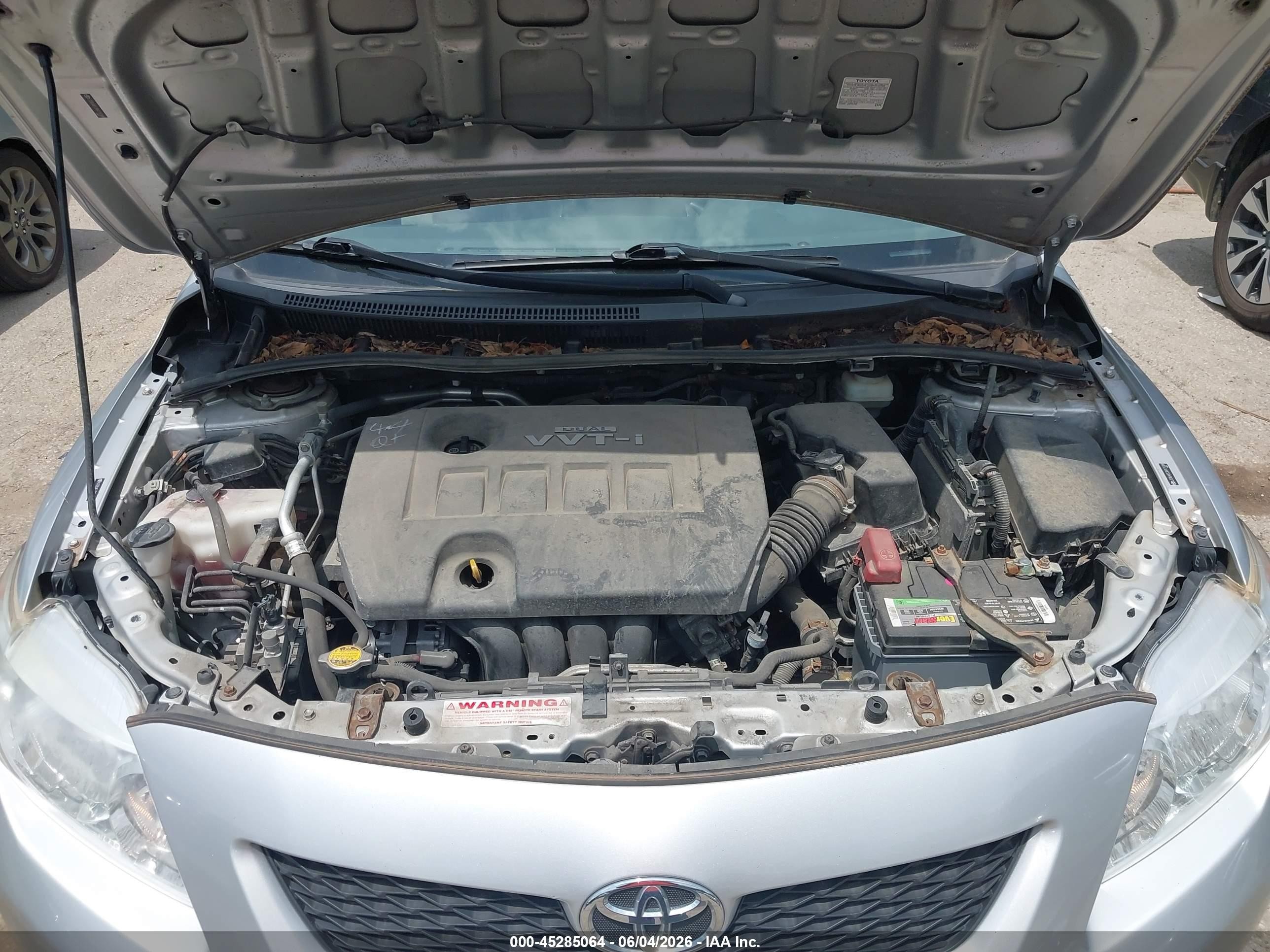 2010 Toyota Corolla Le Silver vin: JTDBU4EE3A9119389