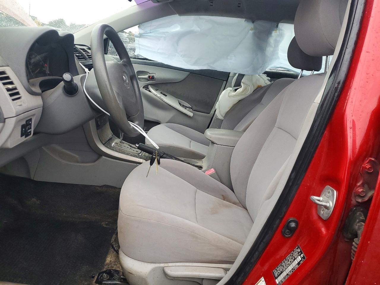2010 Toyota Corolla Le Red vin: JTDBU4EE3AJ056678
