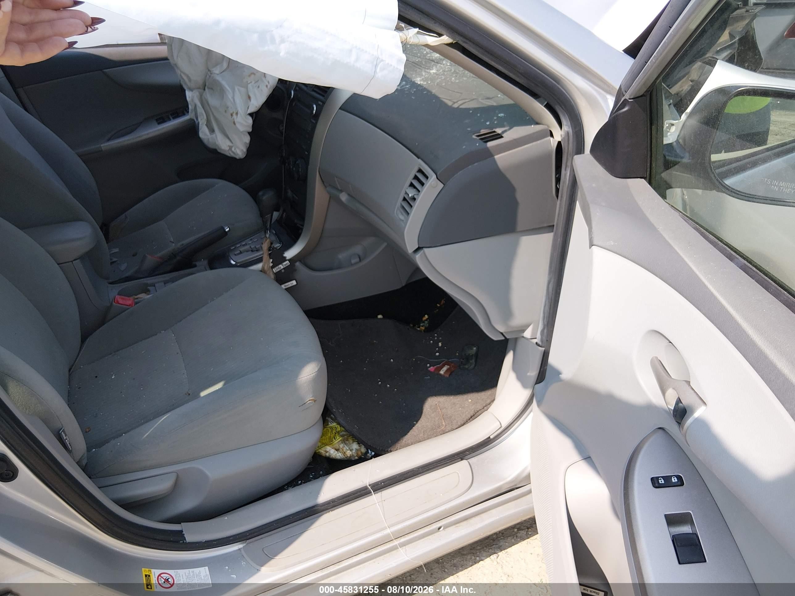 2010 Toyota Corolla Le Silver vin: JTDBU4EE3AJ065431