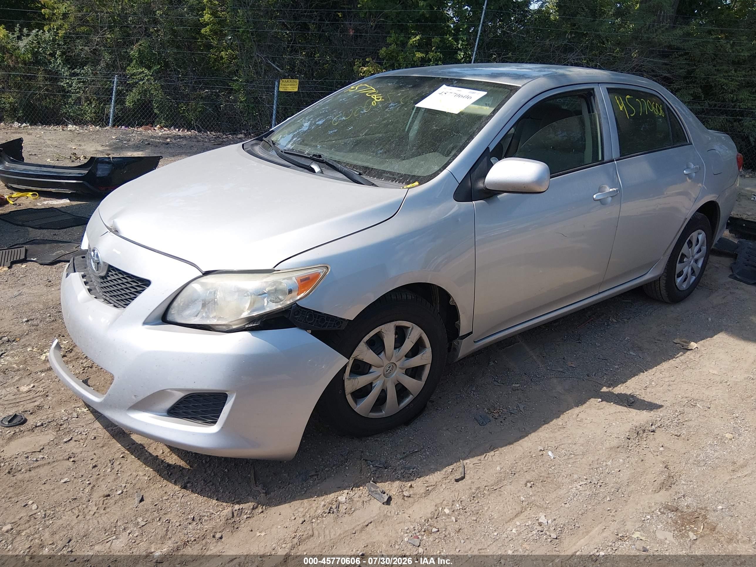 2010 Toyota Corolla Le Серебряный vin: JTDBU4EE3AJ065803