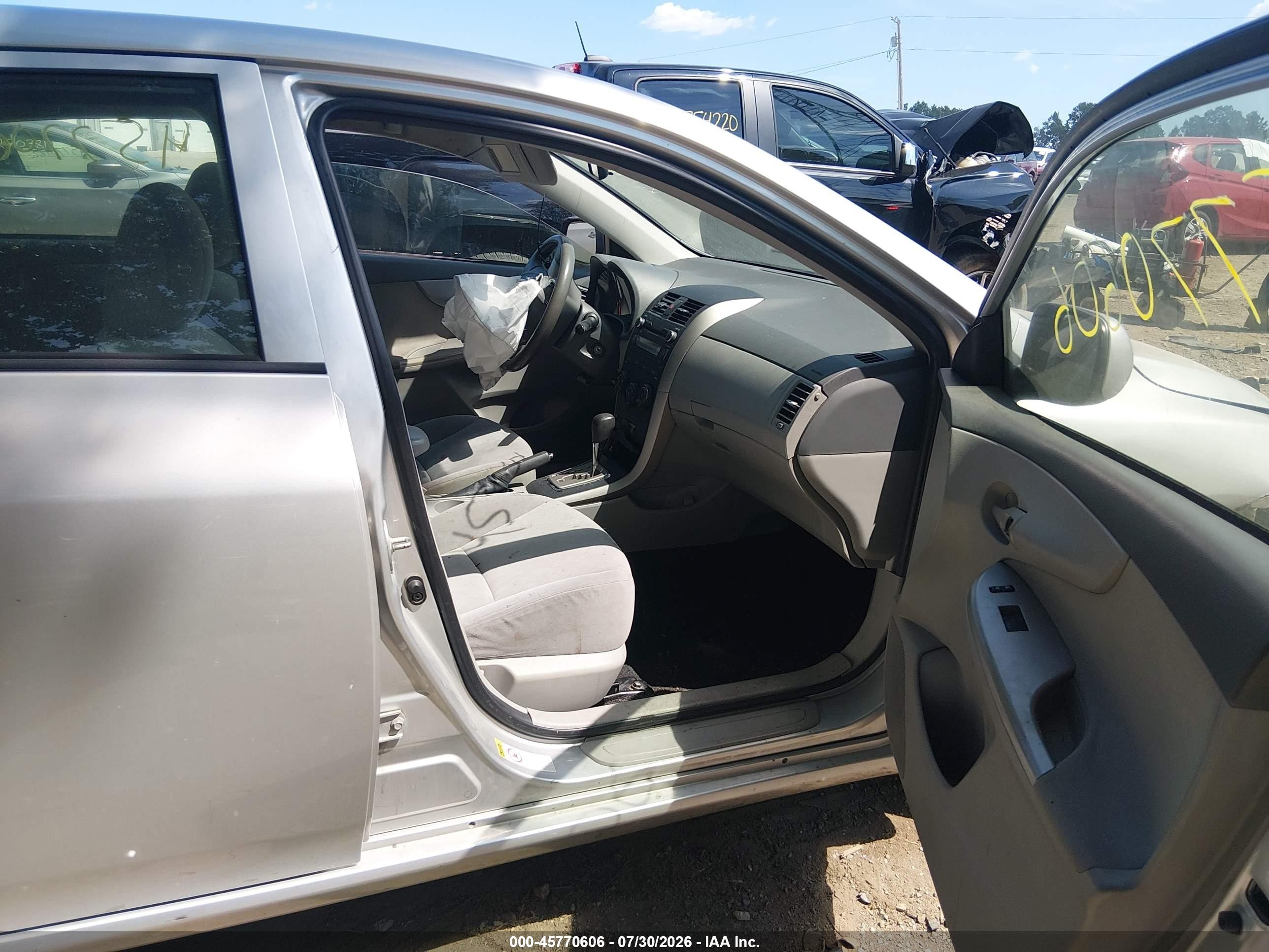 2010 Toyota Corolla Le Серебряный vin: JTDBU4EE3AJ065803