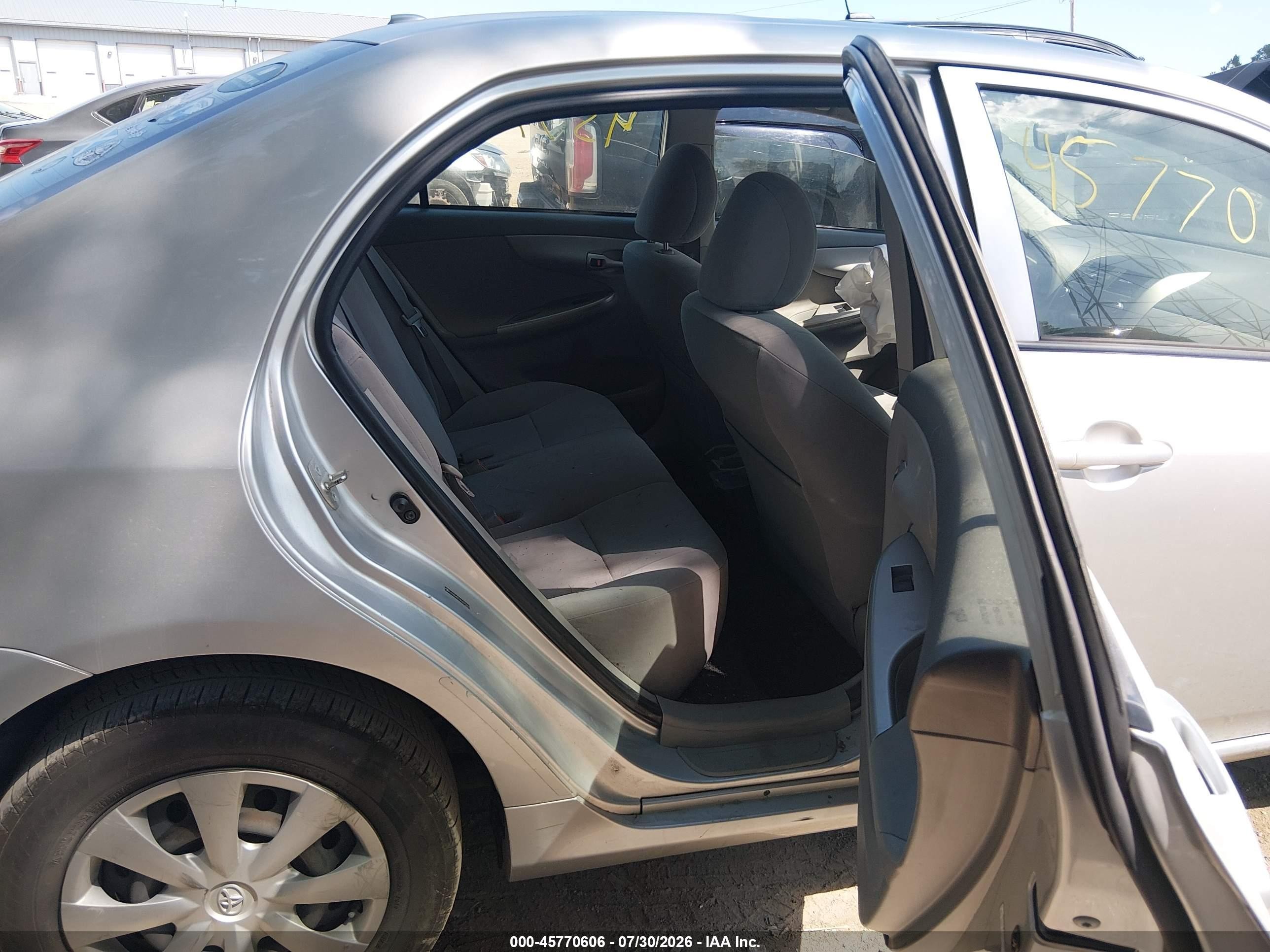 2010 Toyota Corolla Le Серебряный vin: JTDBU4EE3AJ065803