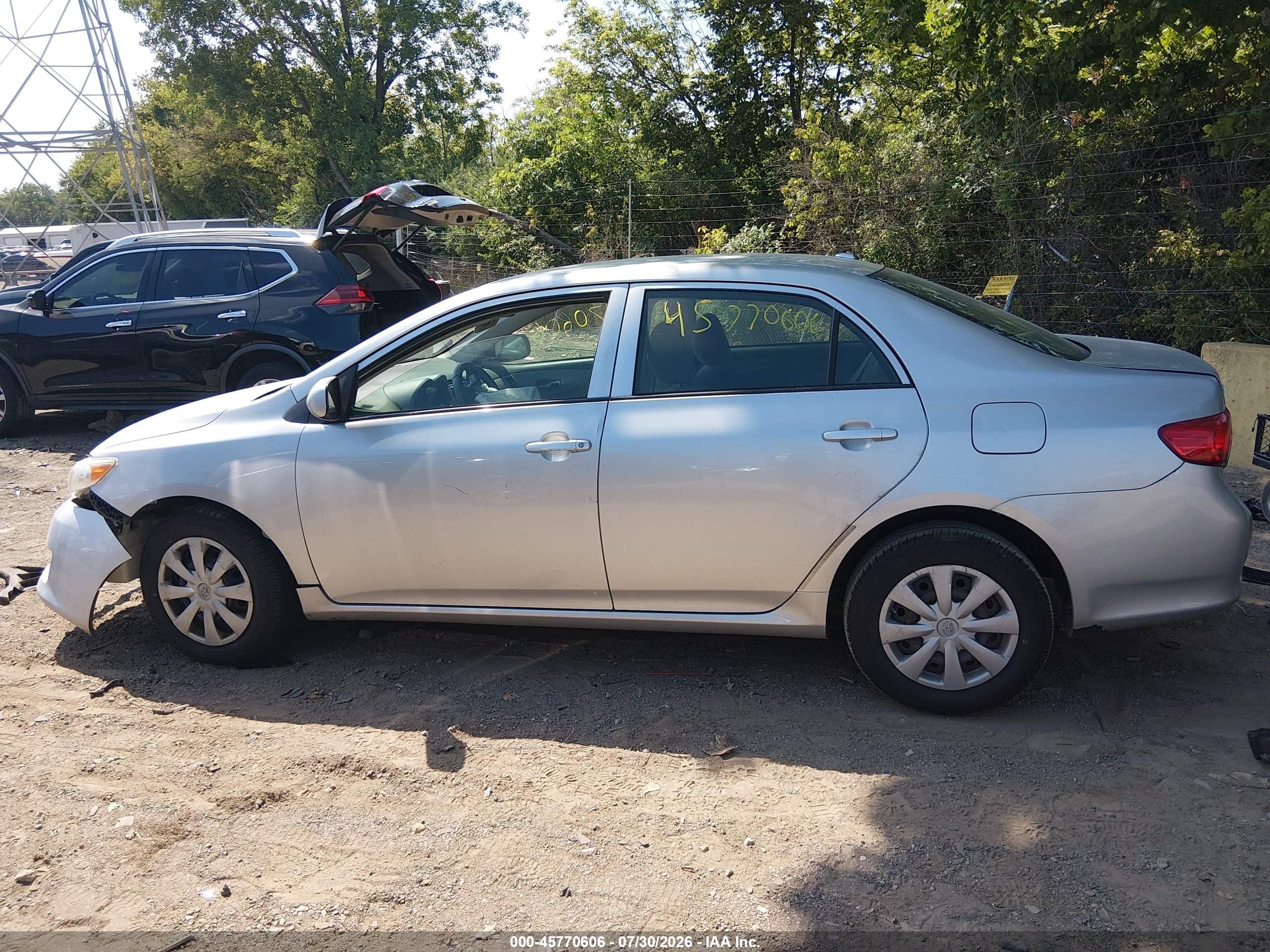 2010 Toyota Corolla Le Серебряный vin: JTDBU4EE3AJ065803