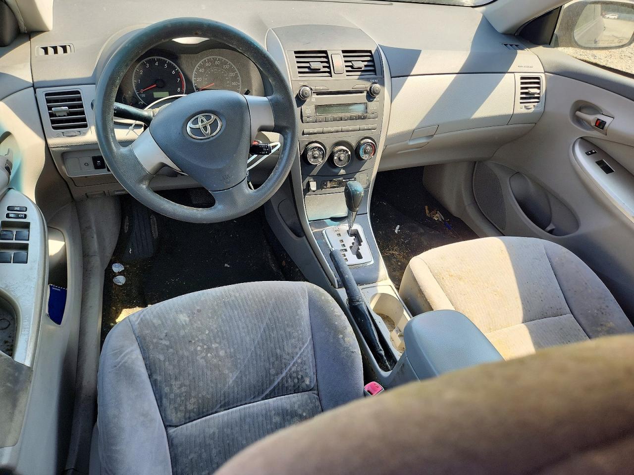 2010 Toyota Corolla Le Silver vin: JTDBU4EE3AJ066367