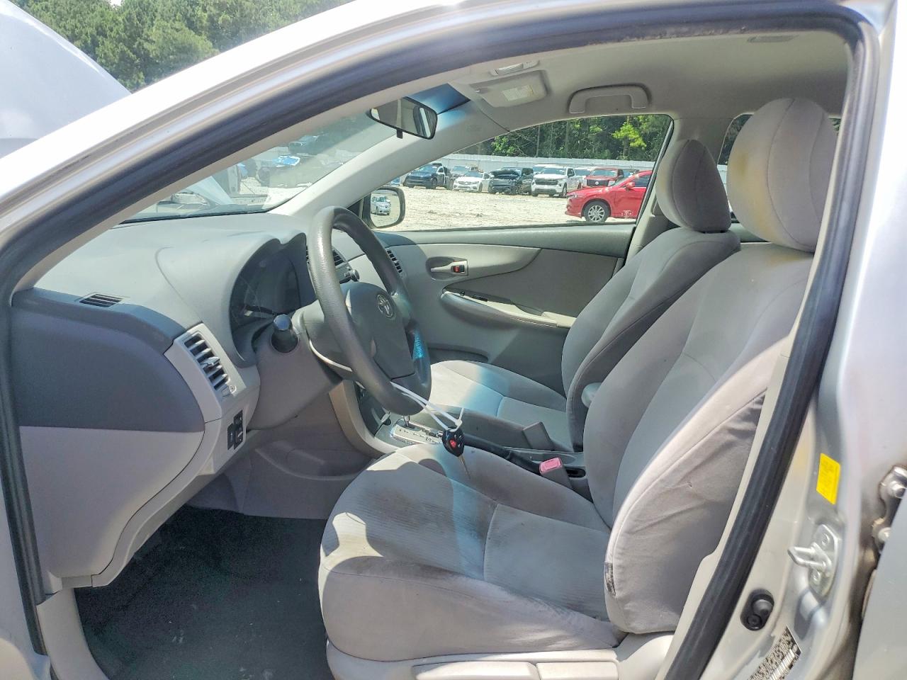 2010 Toyota Corolla Le Silver vin: JTDBU4EE3AJ081824