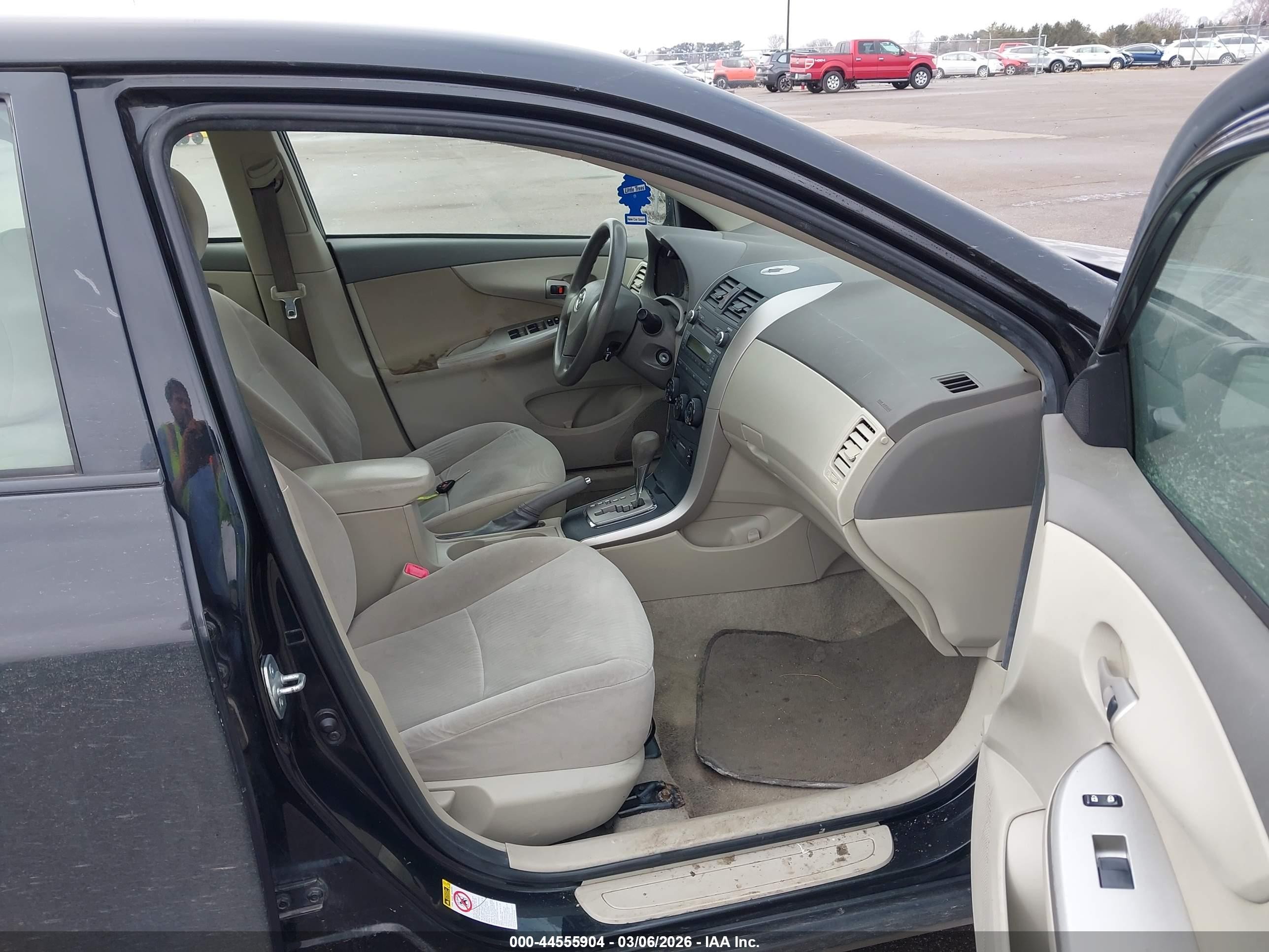 2010 Toyota Corolla Le Black vin: JTDBU4EE3AJ085405