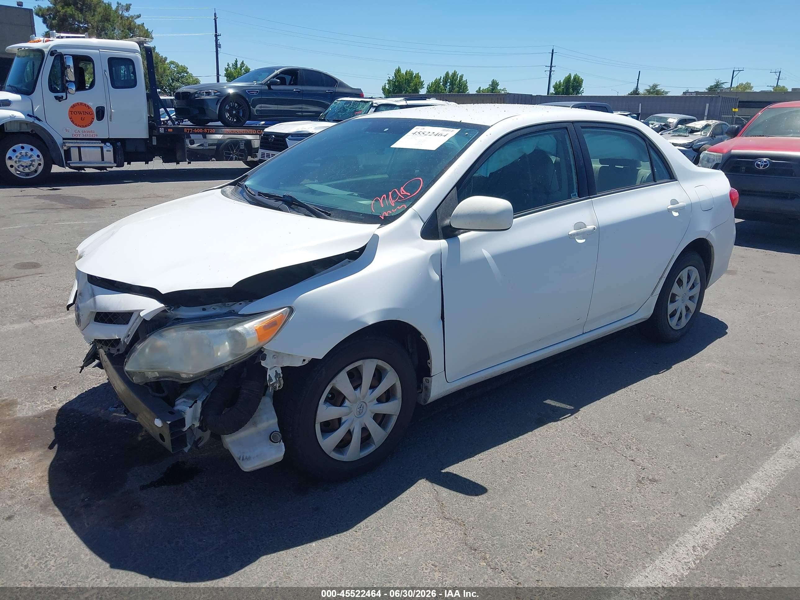 2011 Toyota Corolla Le White vin: JTDBU4EE3B9124478
