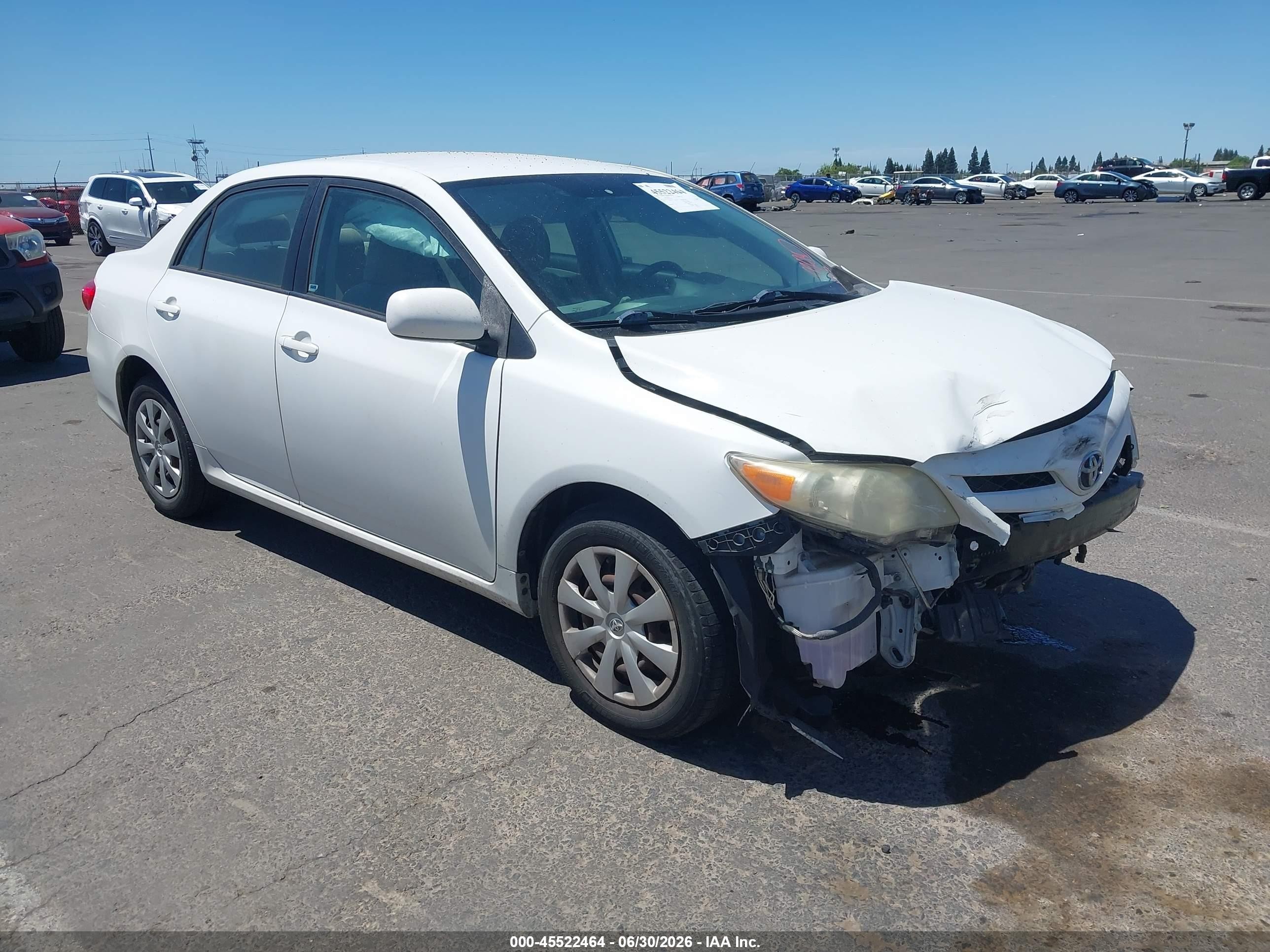 2011 Toyota Corolla Le White vin: JTDBU4EE3B9124478