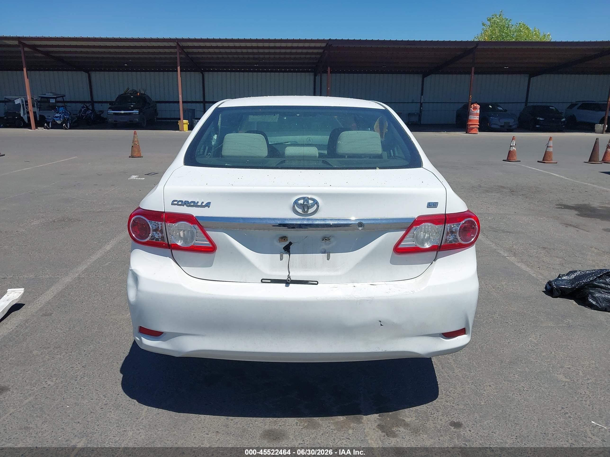 2011 Toyota Corolla Le White vin: JTDBU4EE3B9124478