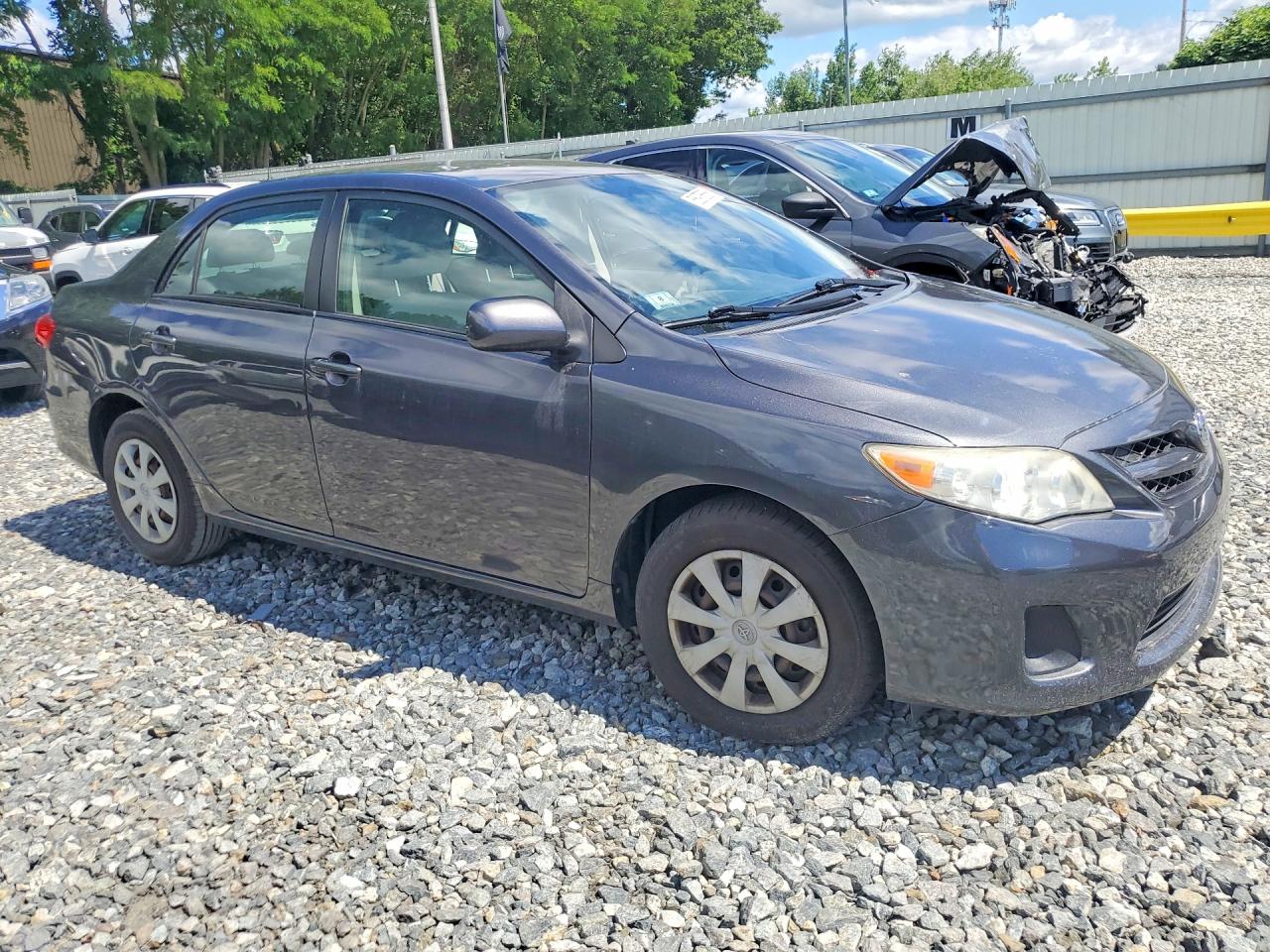 2011 Toyota Corolla Le Gray vin: JTDBU4EE3B9124898