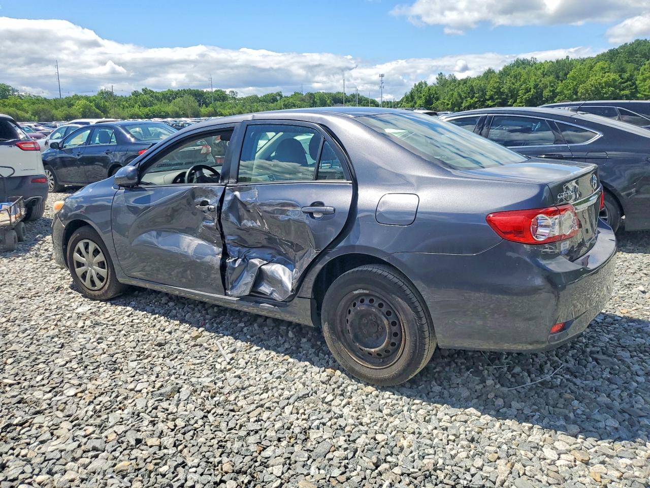2011 Toyota Corolla Le Gray vin: JTDBU4EE3B9124898