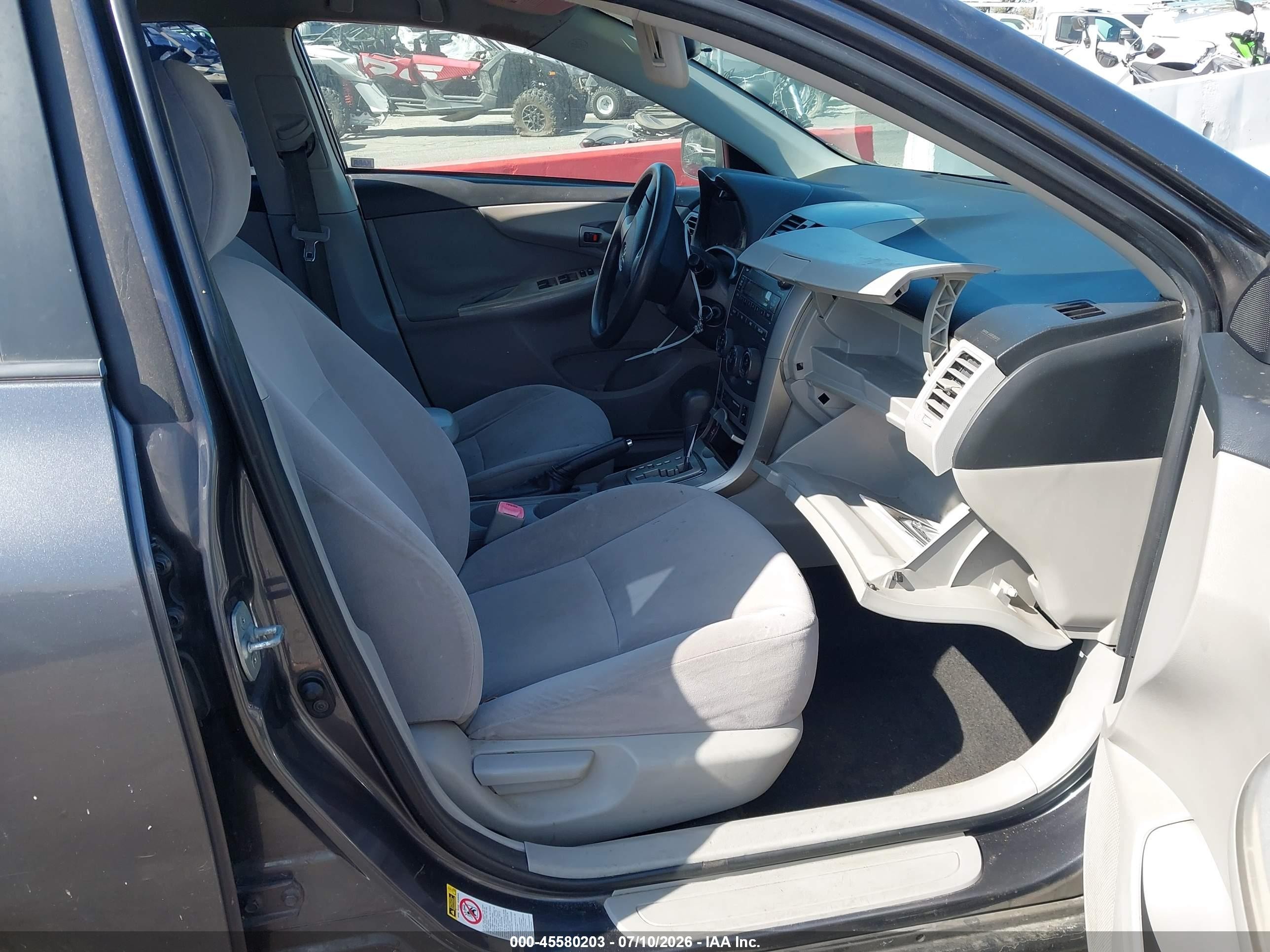2011 Toyota Corolla Le Gray vin: JTDBU4EE3B9135786
