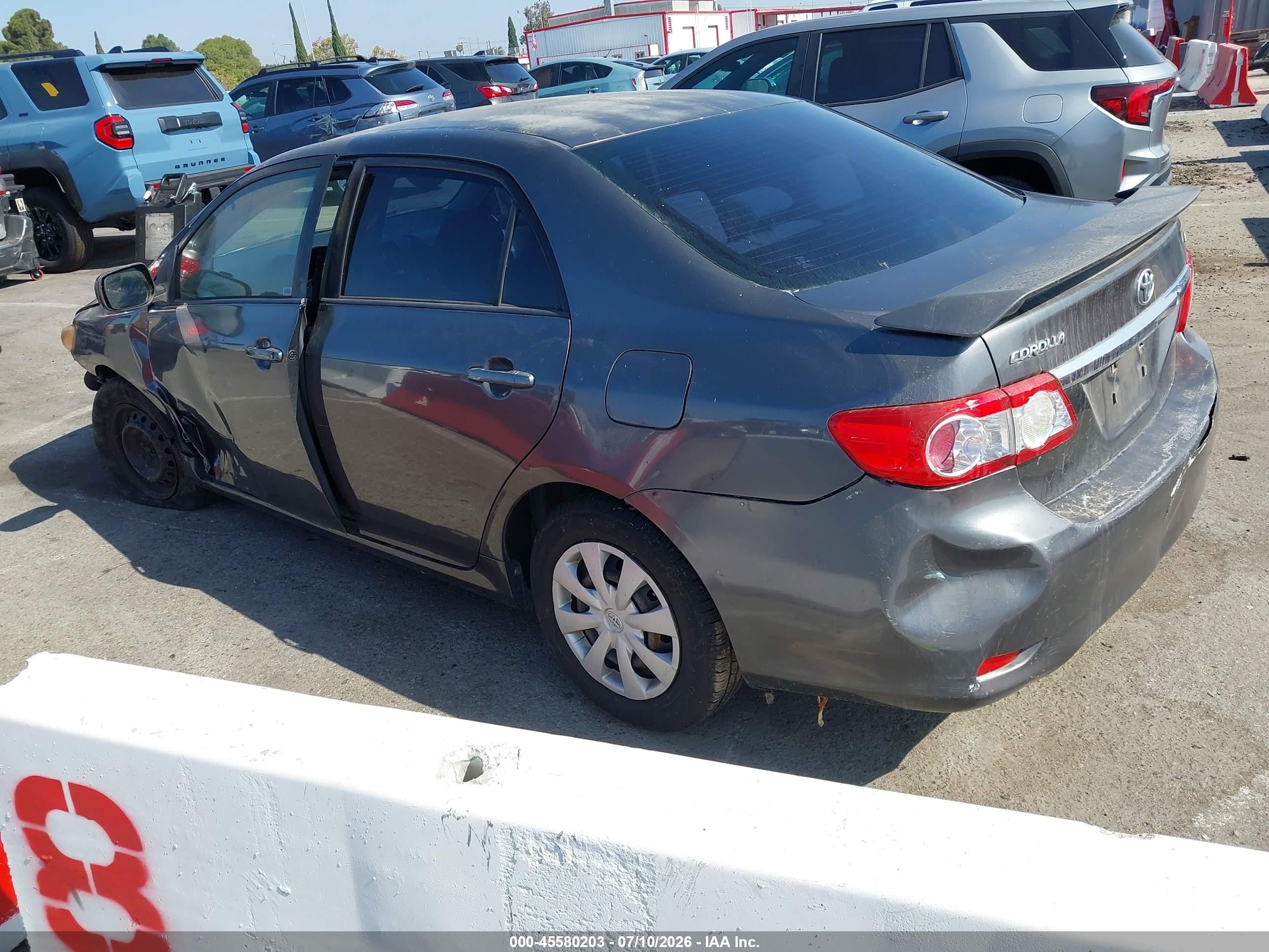 2011 Toyota Corolla Le Gray vin: JTDBU4EE3B9135786