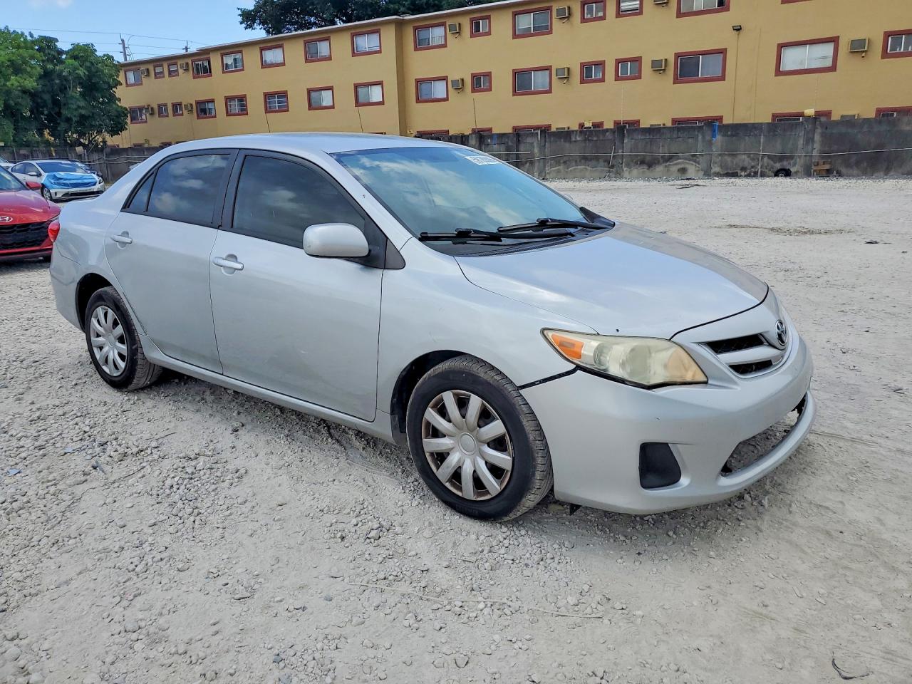 2011 Toyota Corolla Le Серебряный vin: JTDBU4EE3B9143614