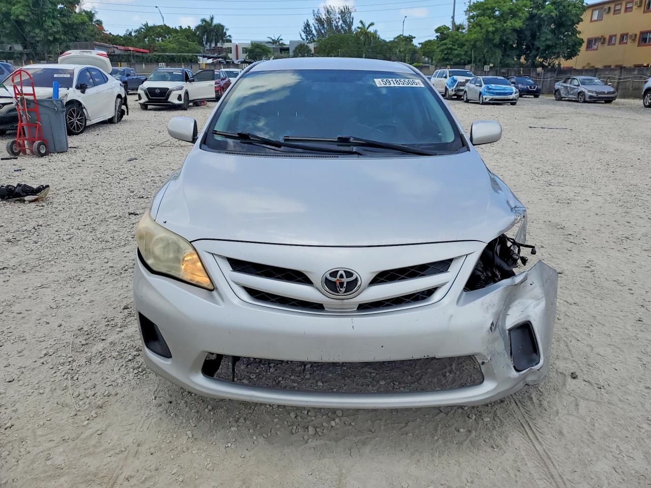 2011 Toyota Corolla Le Серебряный vin: JTDBU4EE3B9143614