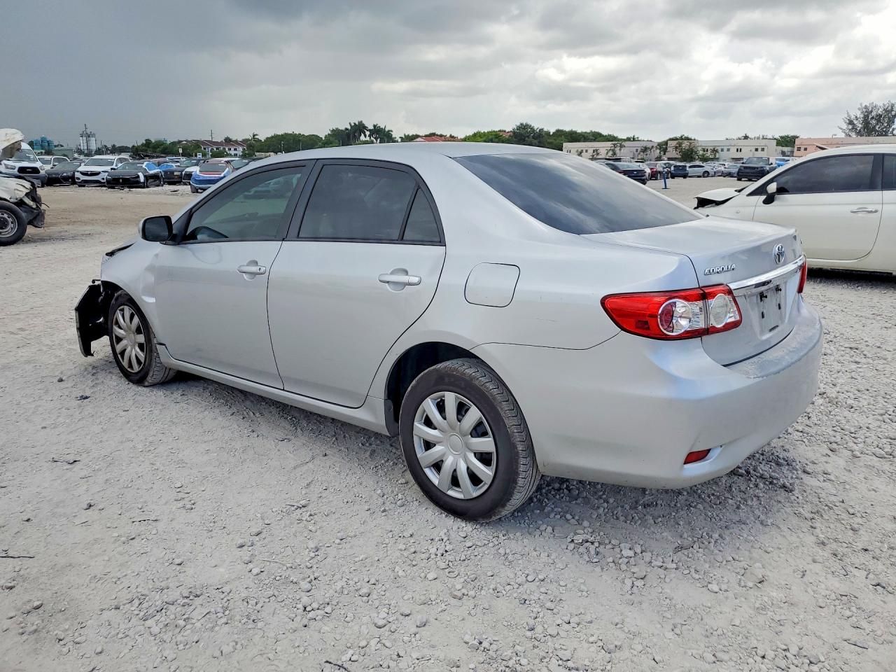 2011 Toyota Corolla Le Серебряный vin: JTDBU4EE3B9143614