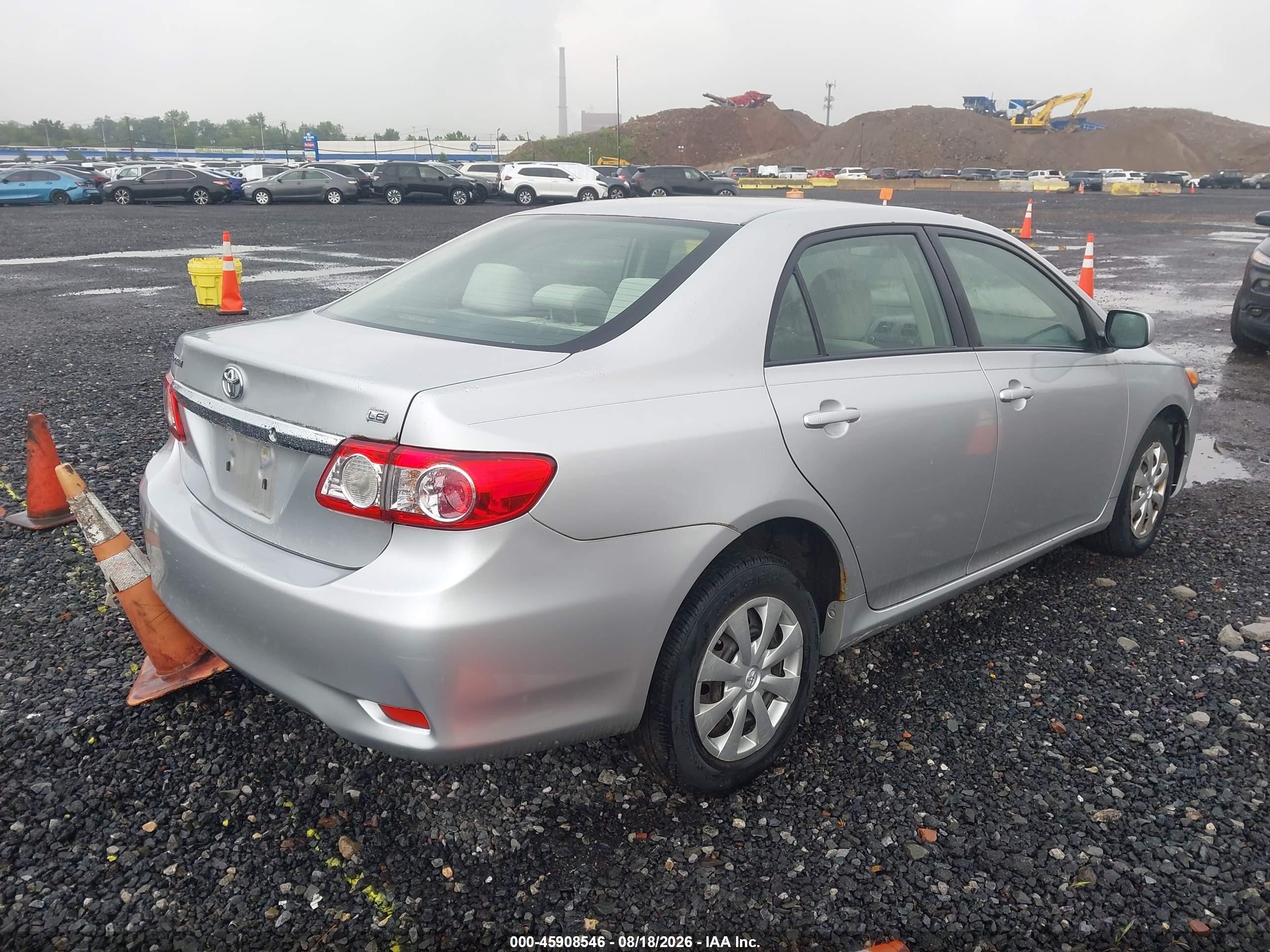 2011 Toyota Corolla Le Silver vin: JTDBU4EE3B9144679