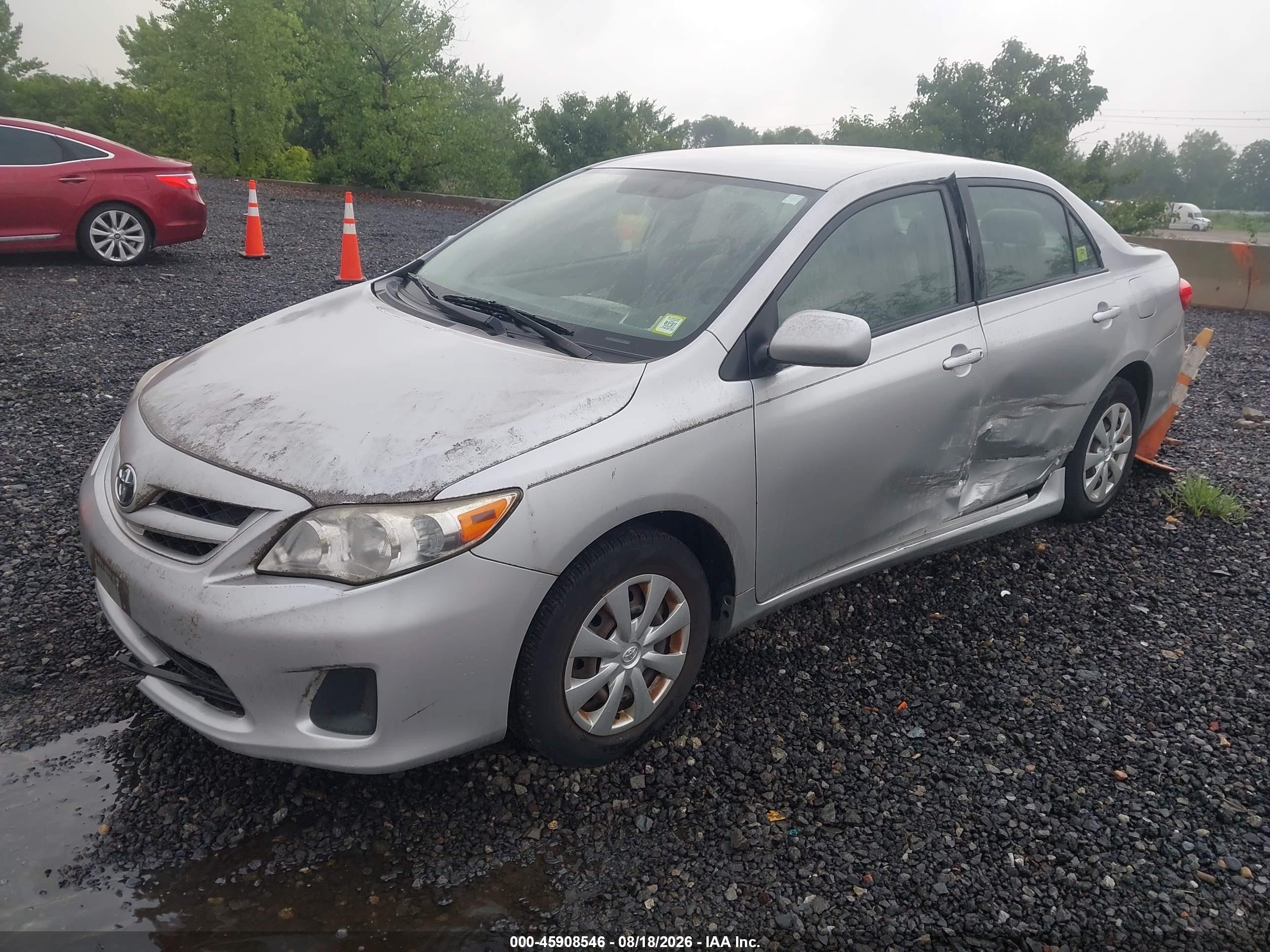 2011 Toyota Corolla Le Silver vin: JTDBU4EE3B9144679