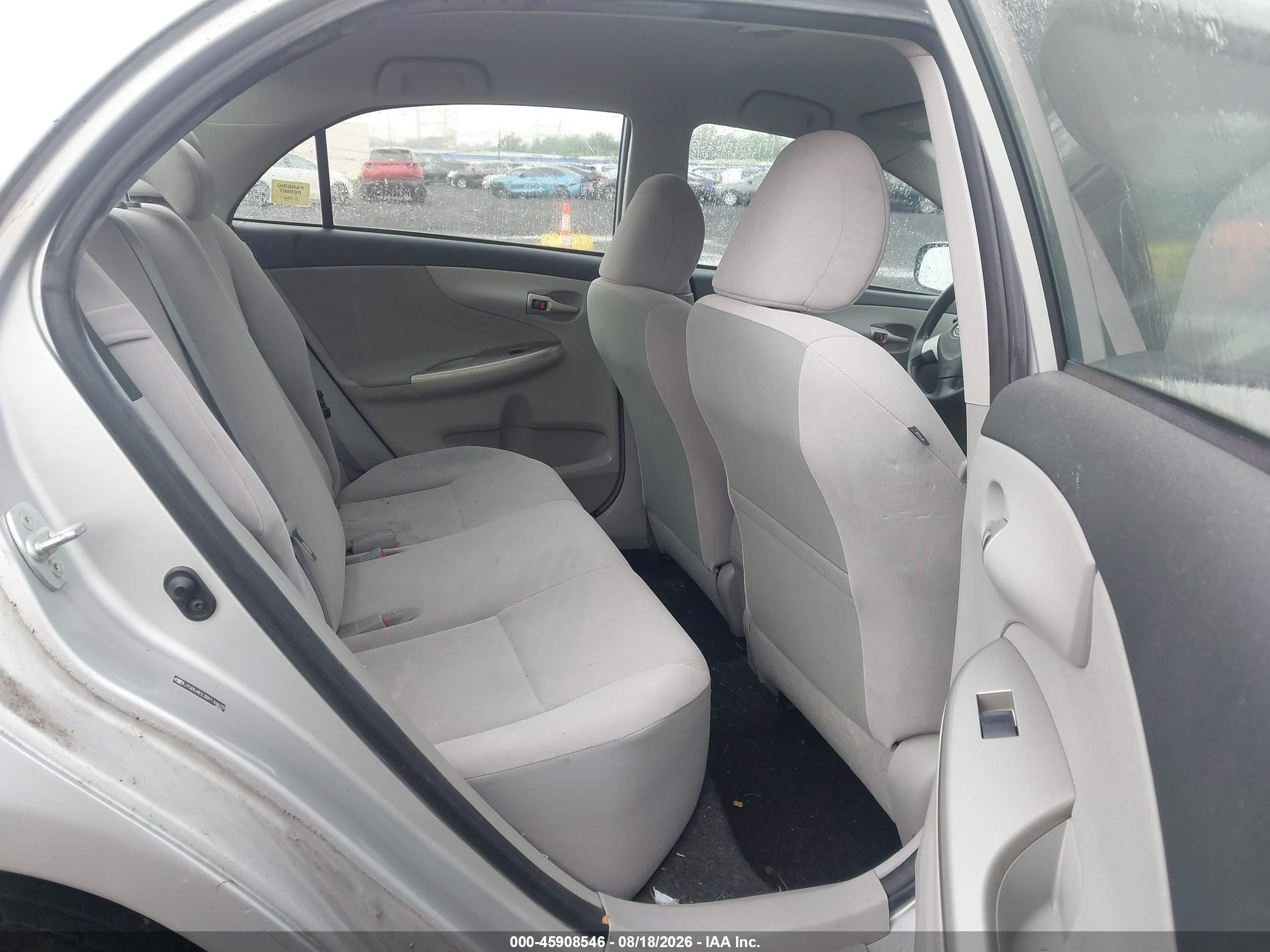 2011 Toyota Corolla Le Silver vin: JTDBU4EE3B9144679