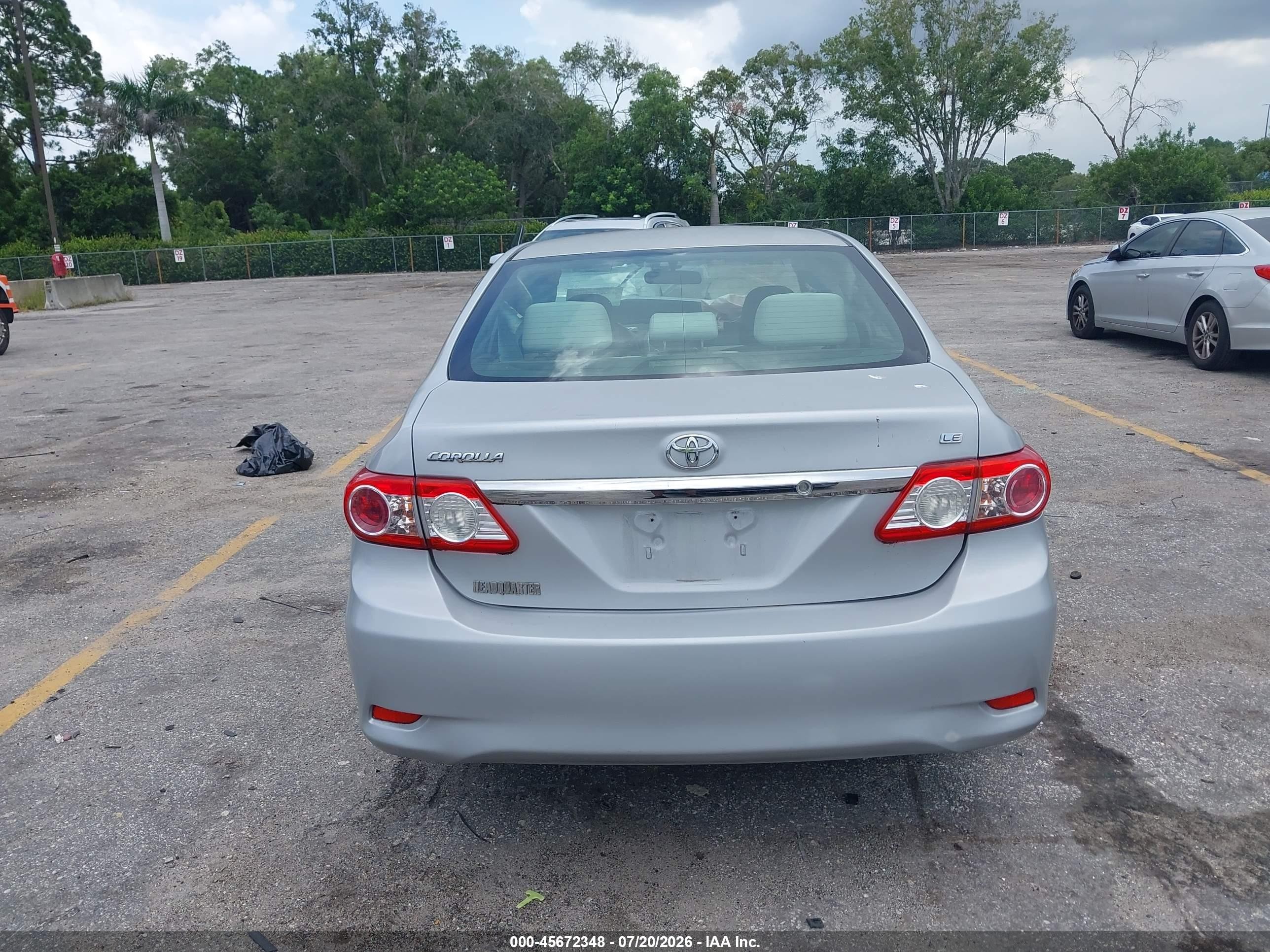 2011 Toyota Corolla Le Silver vin: JTDBU4EE3B9145802
