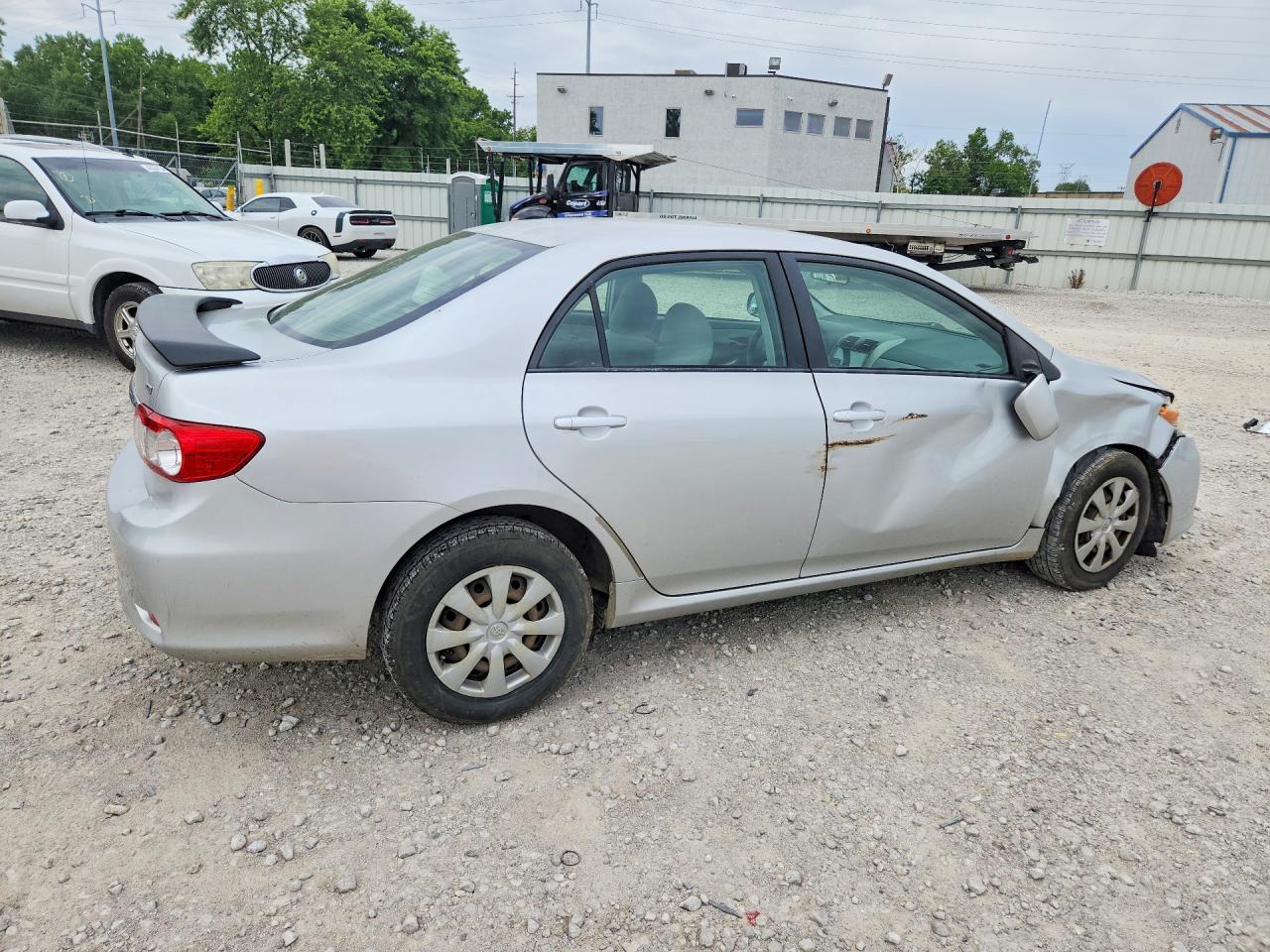 2011 Toyota Corolla Le Silver vin: JTDBU4EE3B9148327