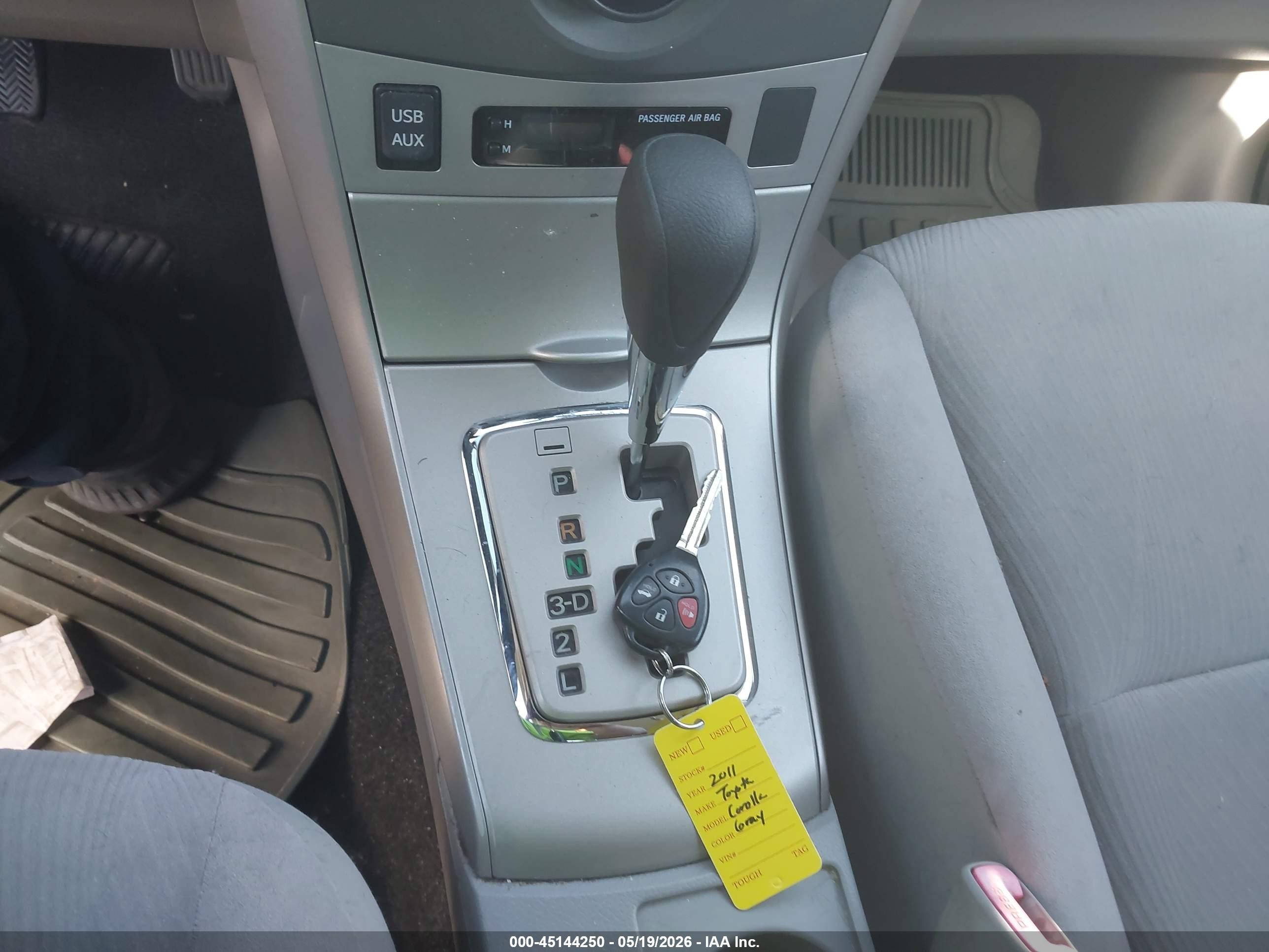 2011 Toyota Corolla Le Gray vin: JTDBU4EE3B9165449