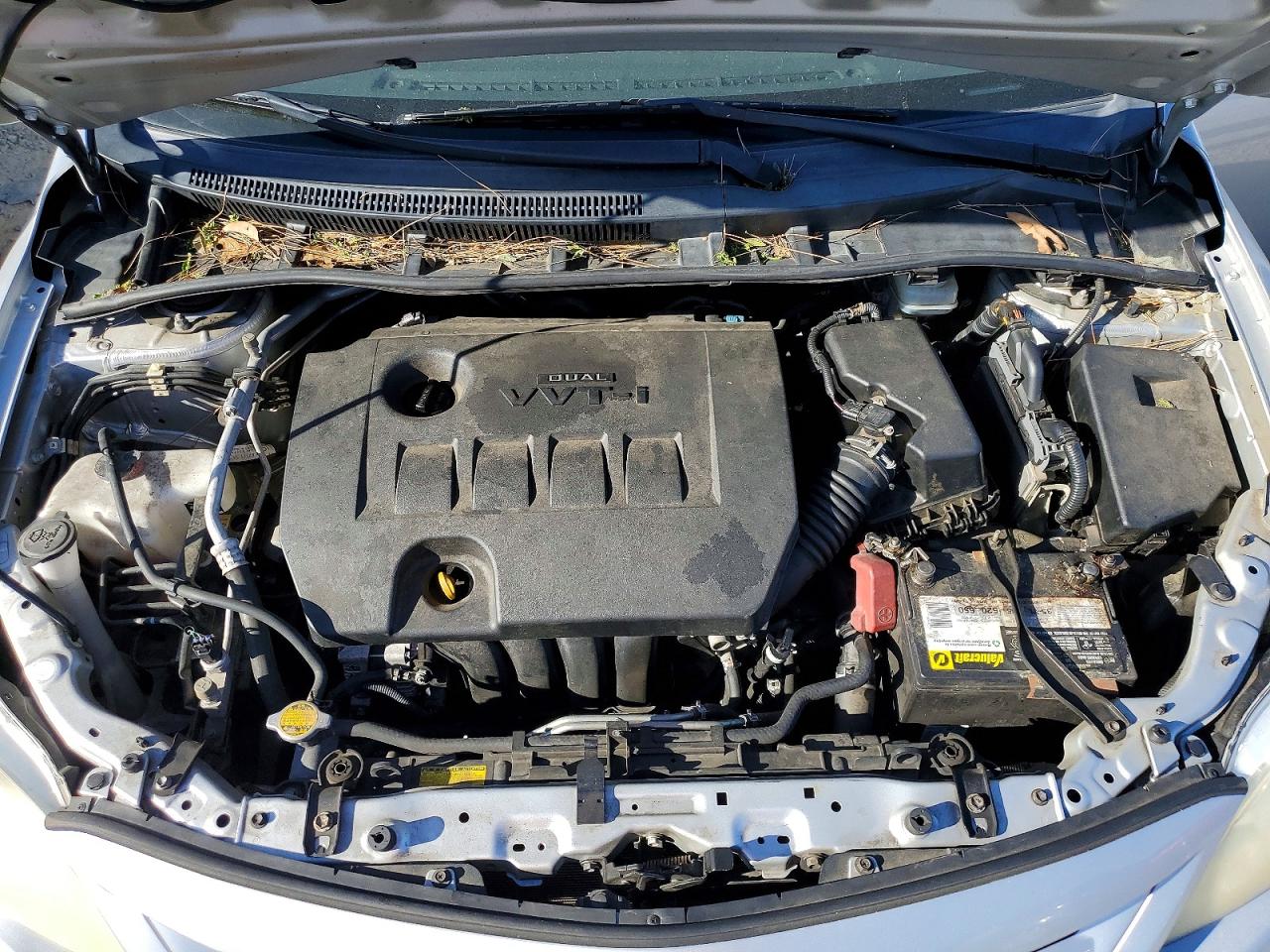 2011 Toyota Corolla Le Silver vin: JTDBU4EE3BJ088970