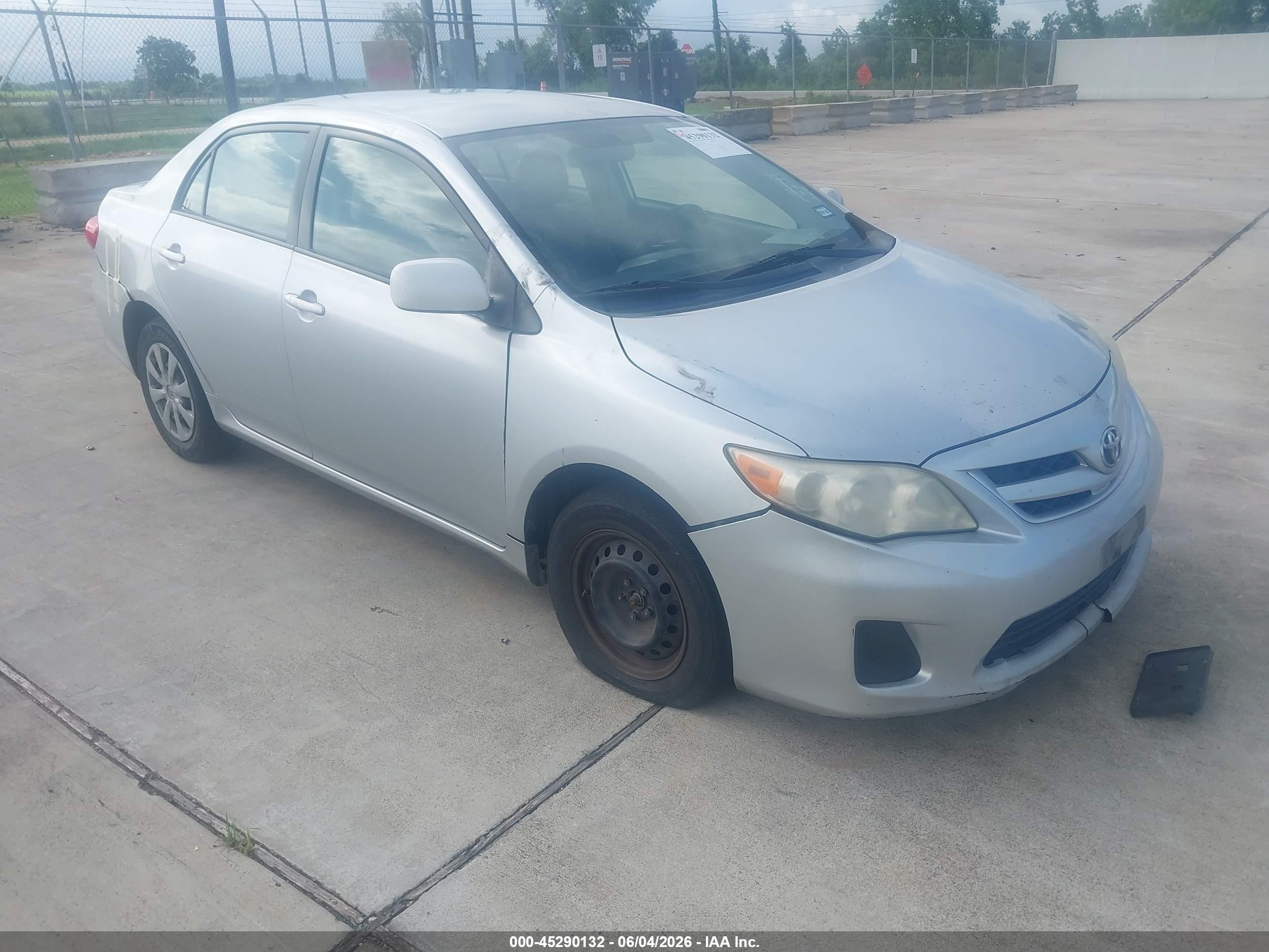2011 Toyota Corolla Le Gray vin: JTDBU4EE3BJ090895