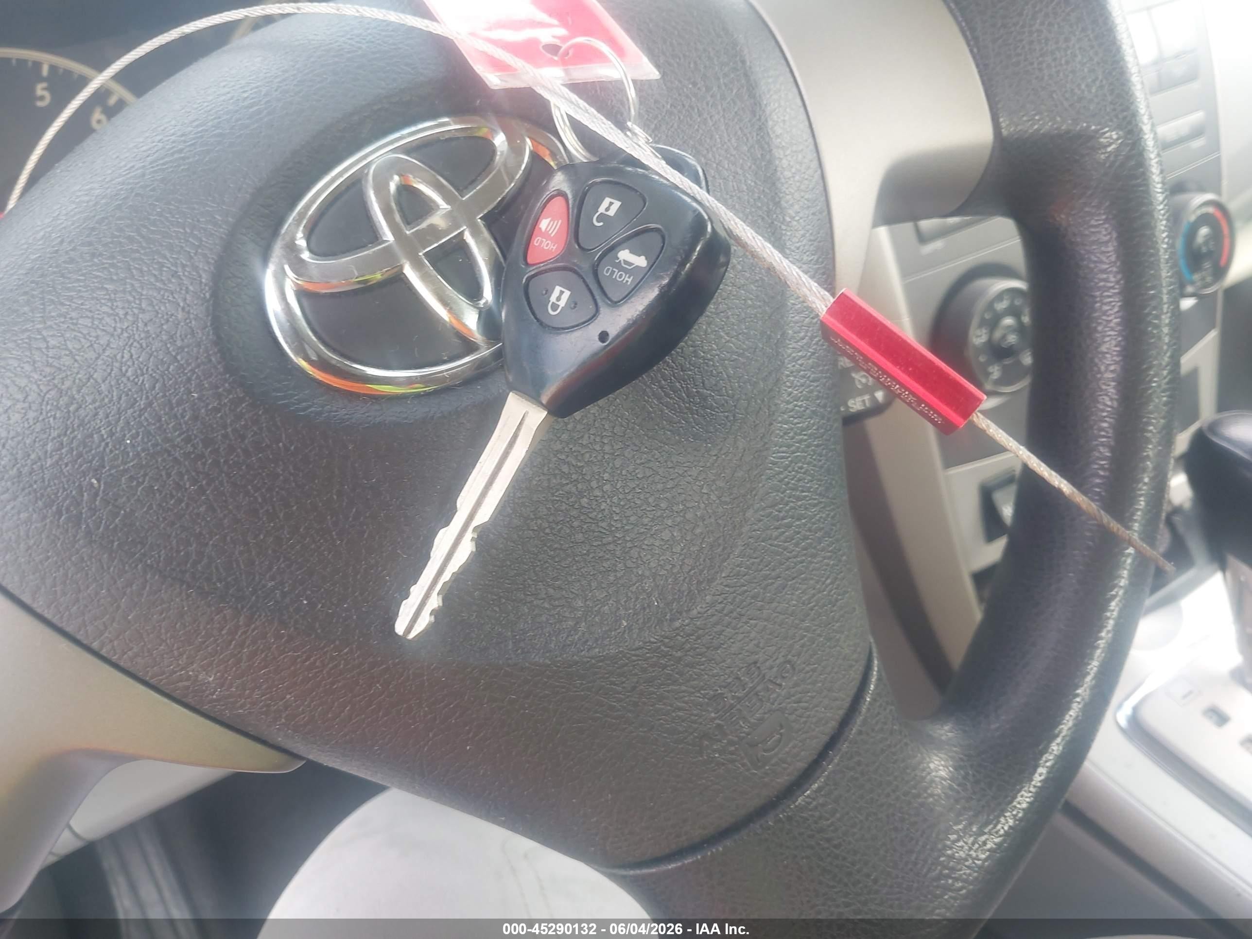2011 Toyota Corolla Le Gray vin: JTDBU4EE3BJ090895