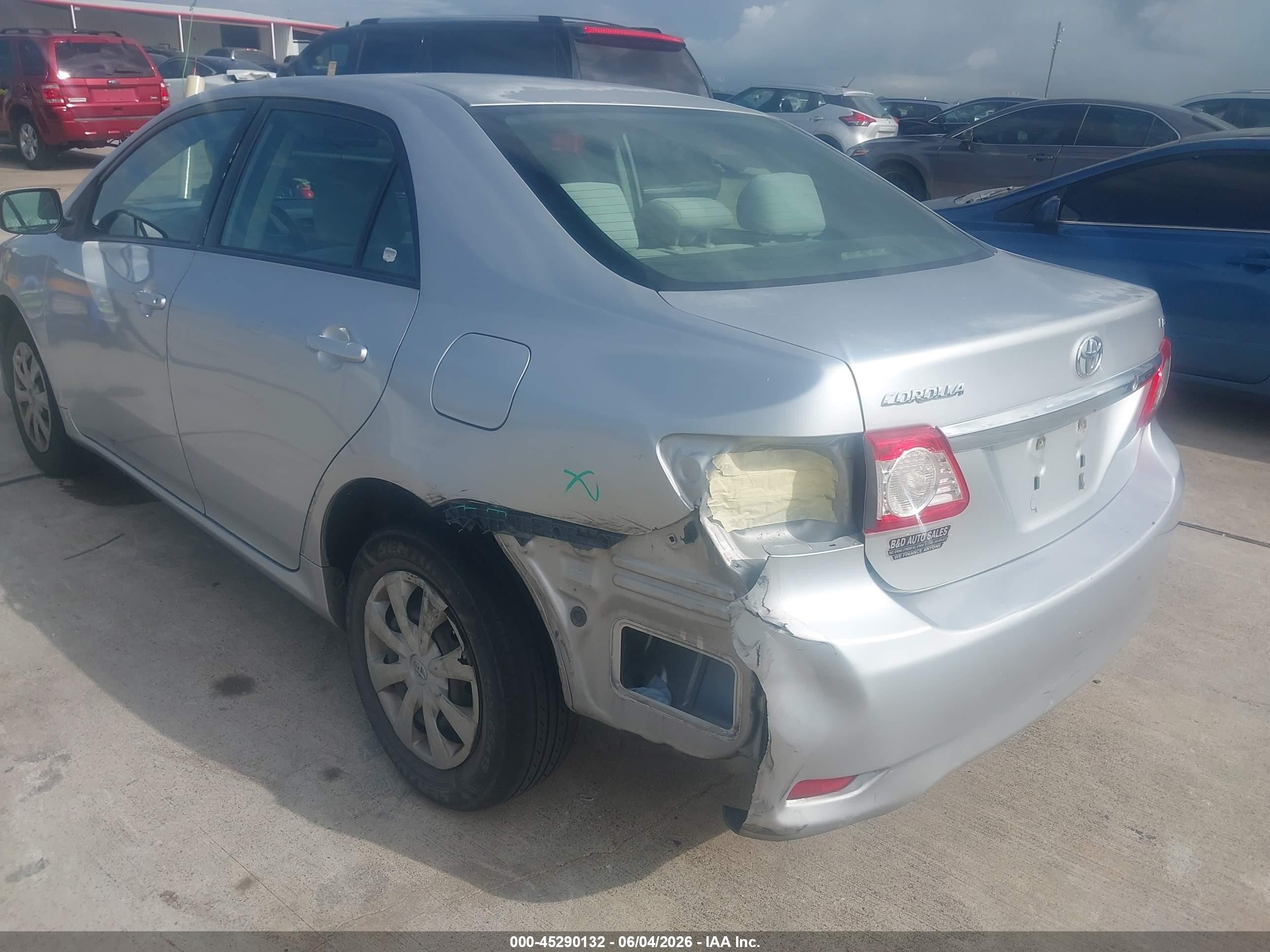 2011 Toyota Corolla Le Gray vin: JTDBU4EE3BJ090895