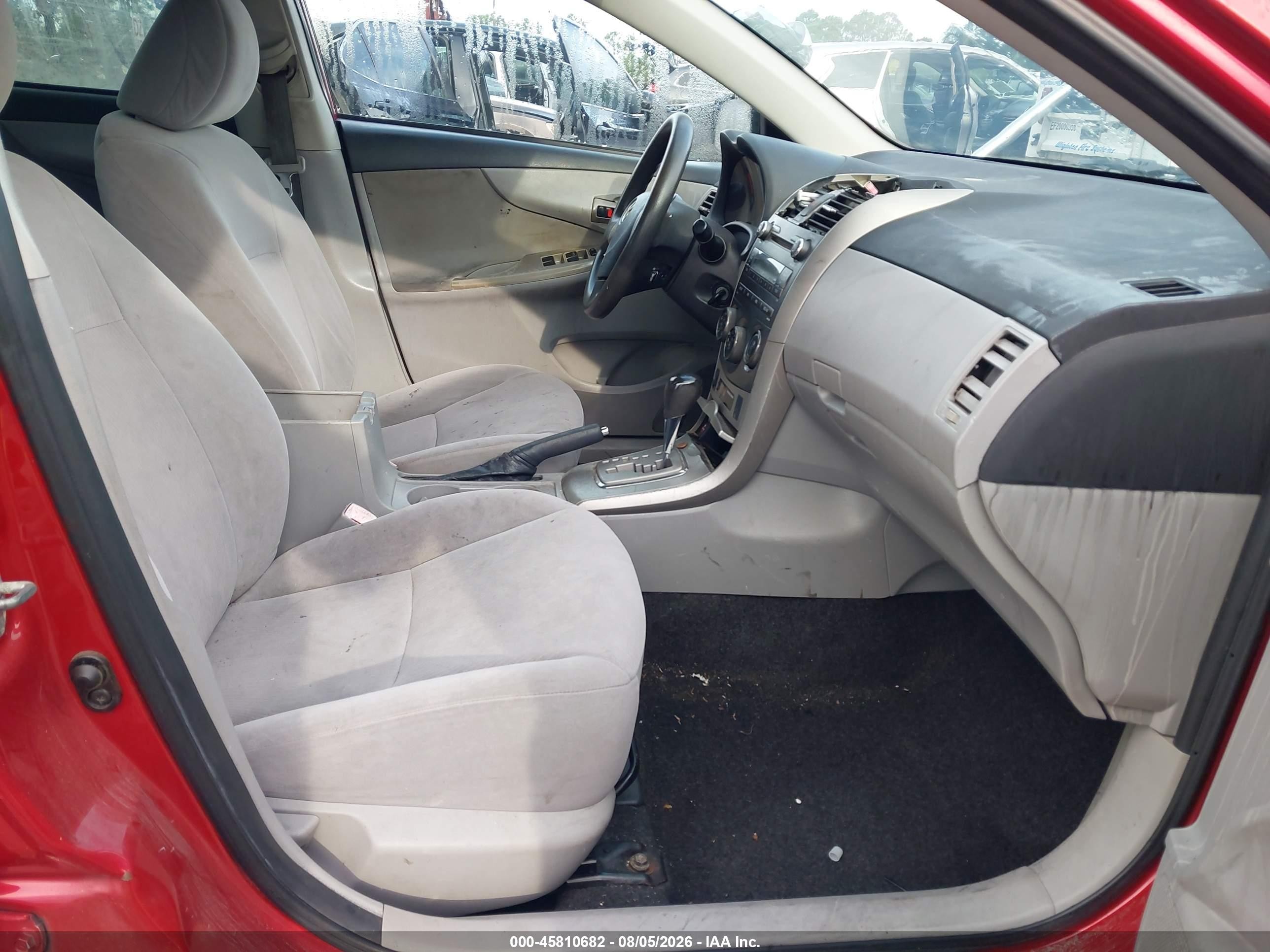 2011 Toyota Corolla Le Red vin: JTDBU4EE3BJ093232