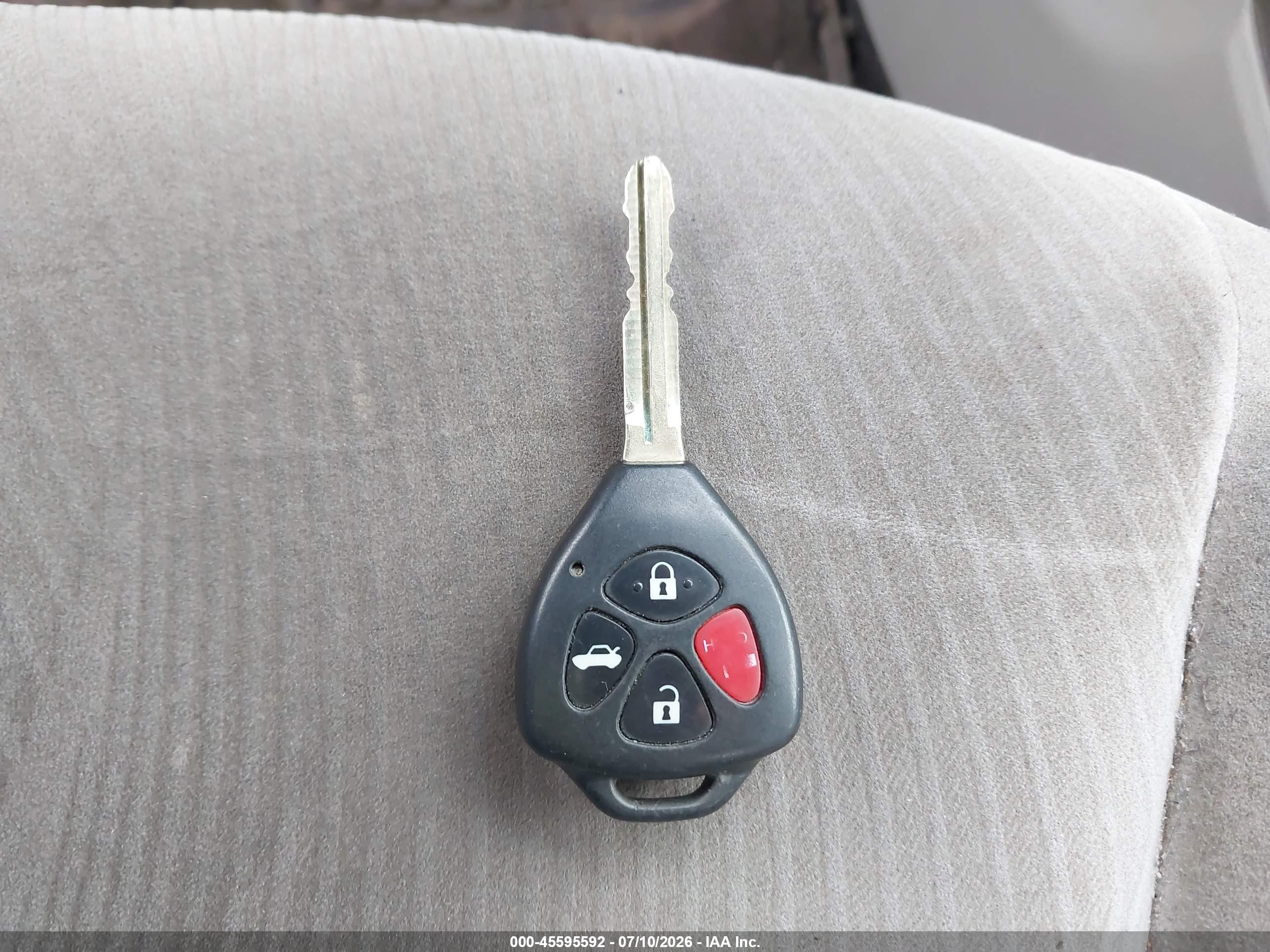 2011 Toyota Corolla Le Gray vin: JTDBU4EE3BJ096017