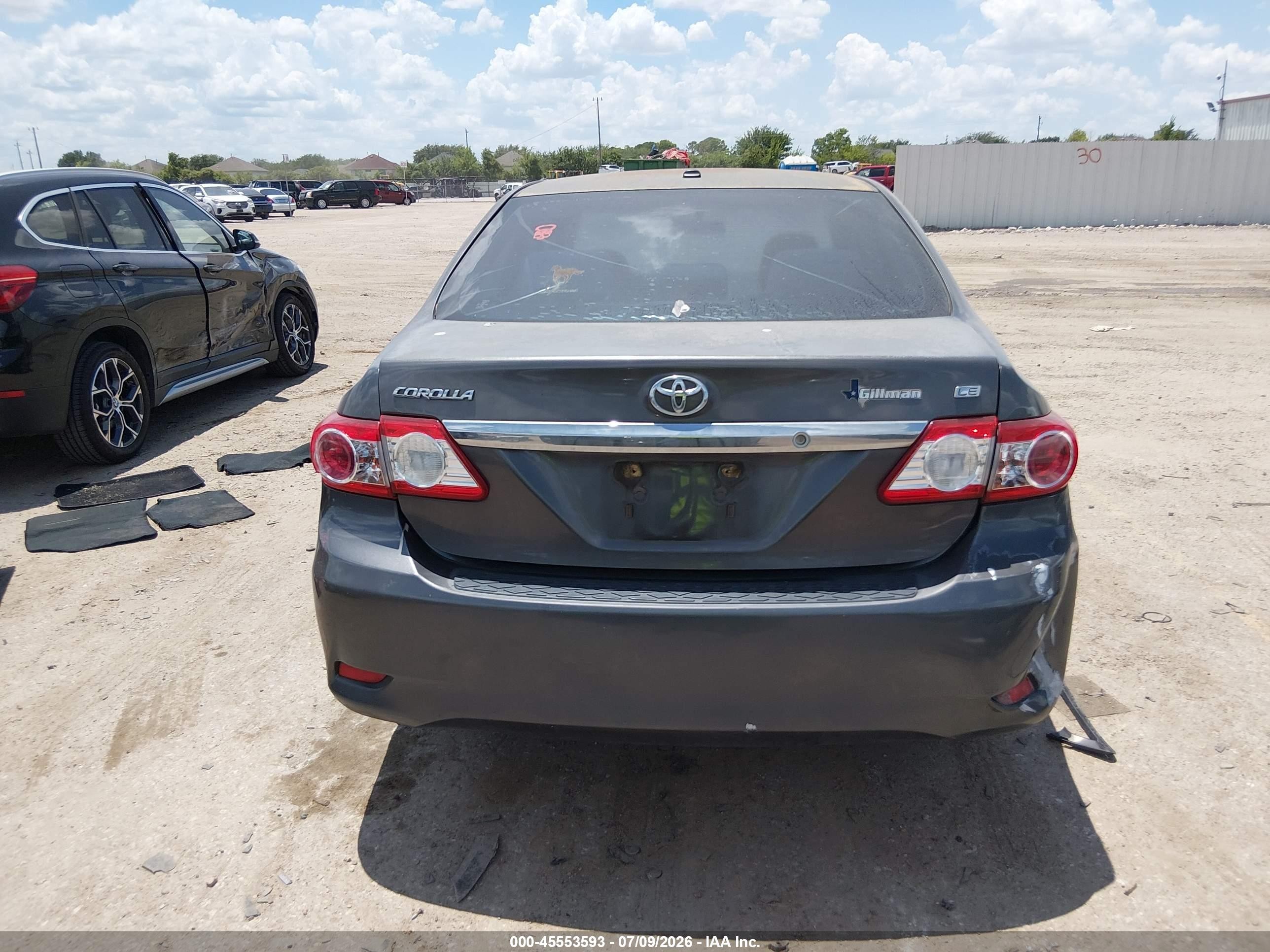 2011 Toyota Corolla Le Gray vin: JTDBU4EE3BJ098317