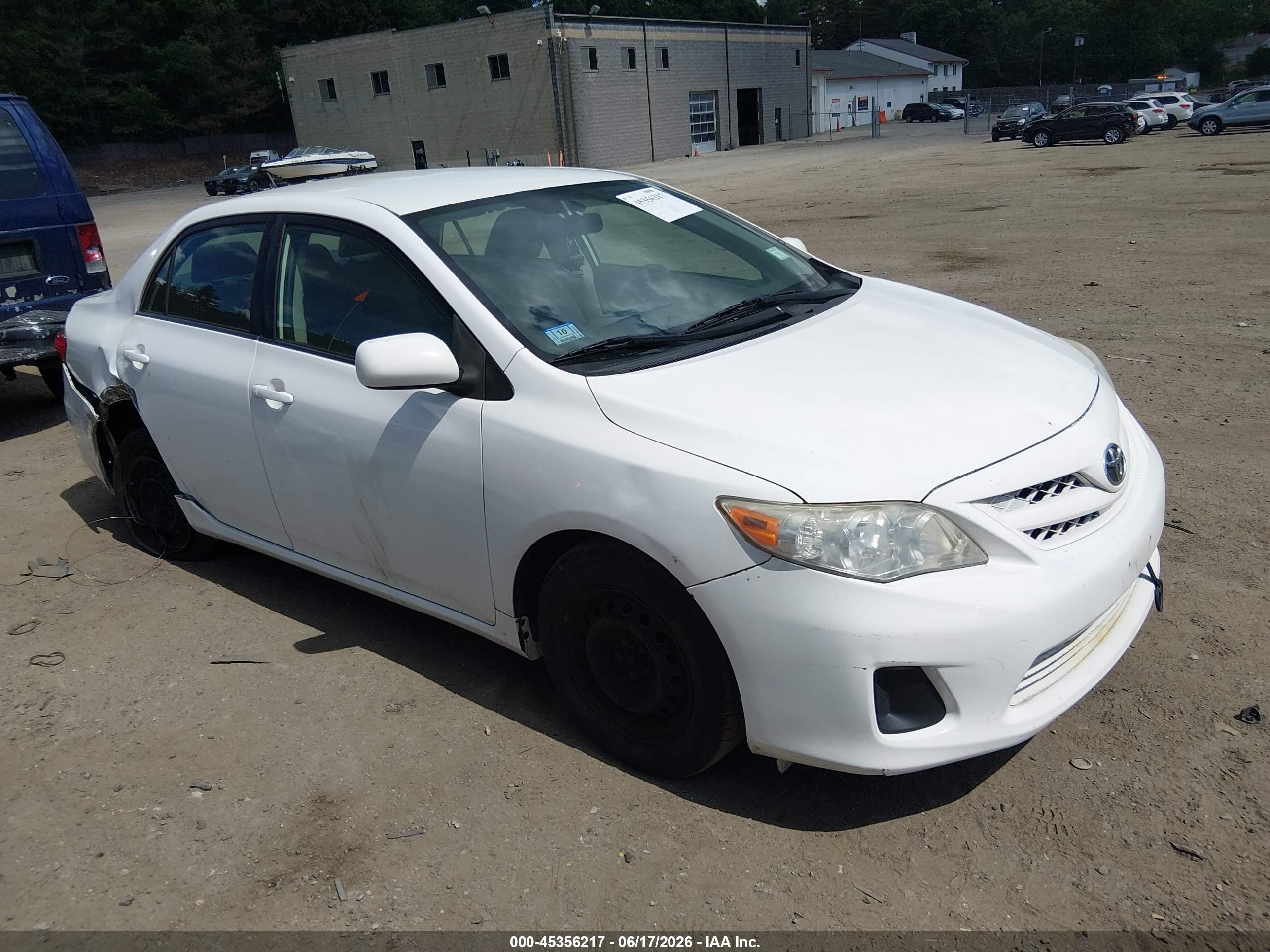 2011 Toyota Corolla Le White vin: JTDBU4EE3BJ098642