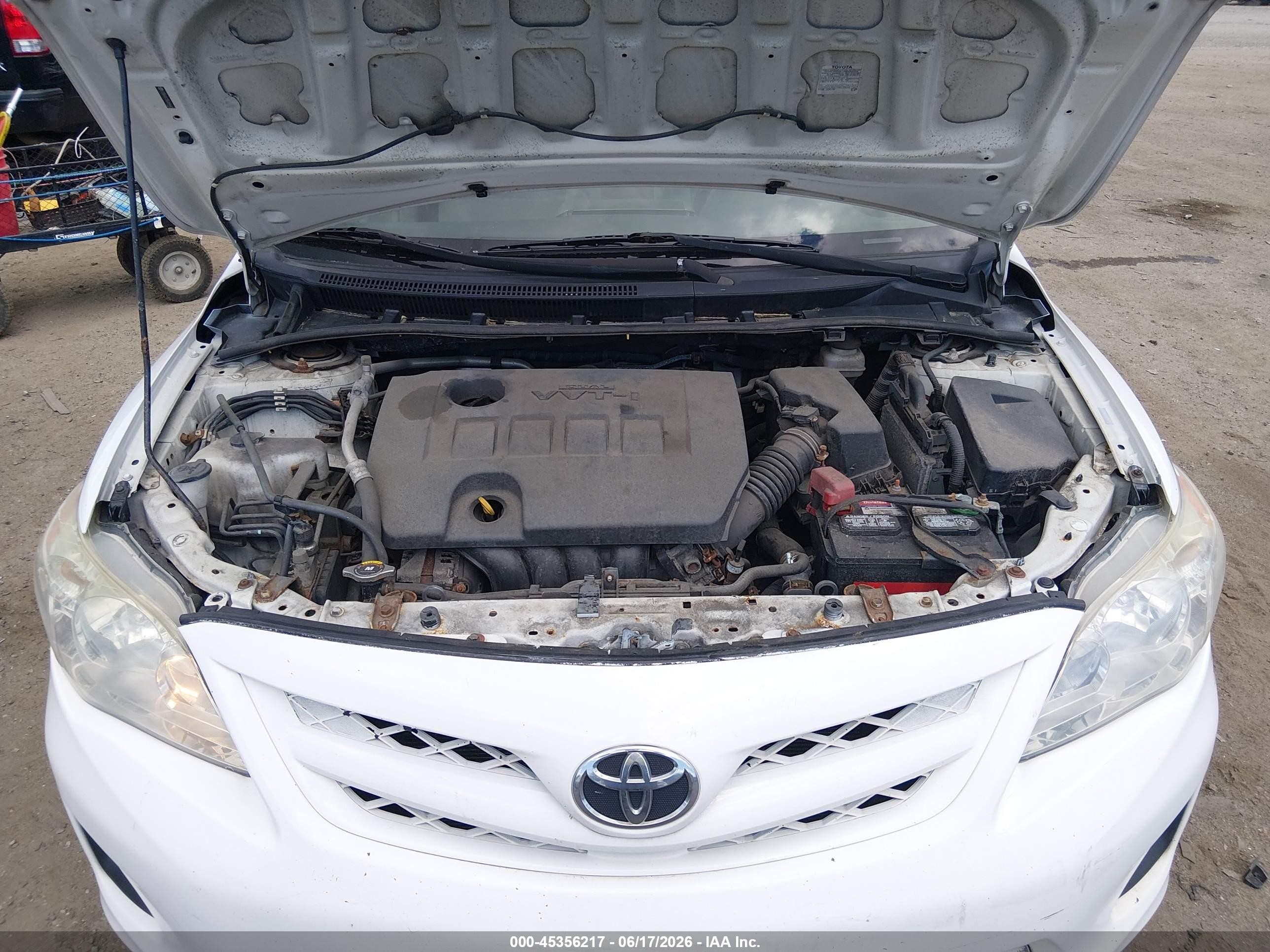 2011 Toyota Corolla Le White vin: JTDBU4EE3BJ098642
