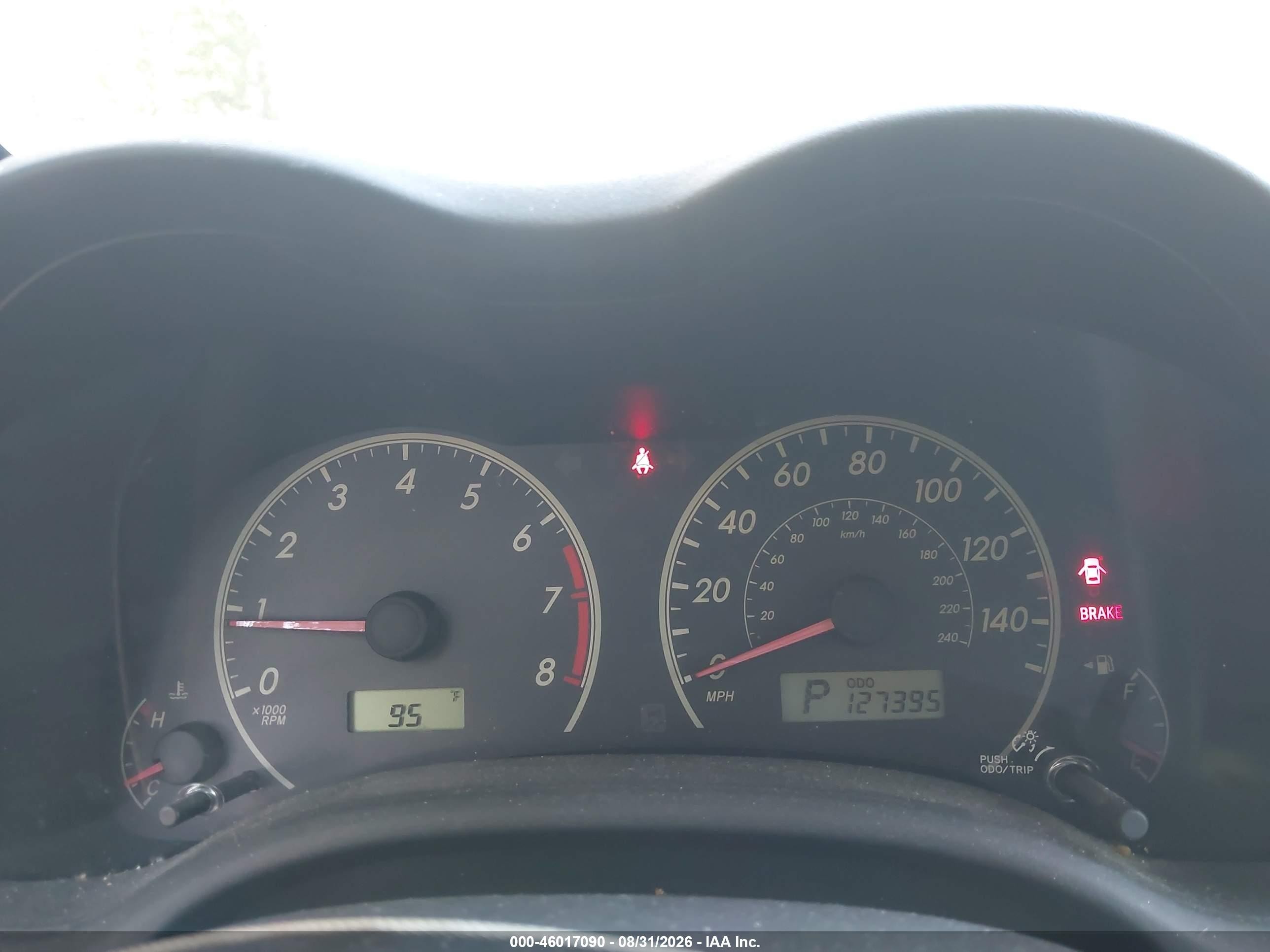 2011 Toyota Corolla Le Red vin: JTDBU4EE3BJ098852