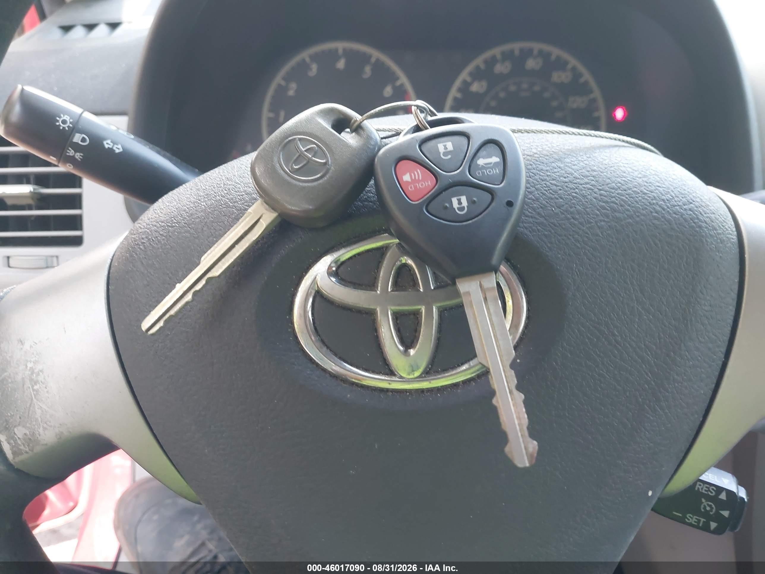 2011 Toyota Corolla Le Red vin: JTDBU4EE3BJ098852