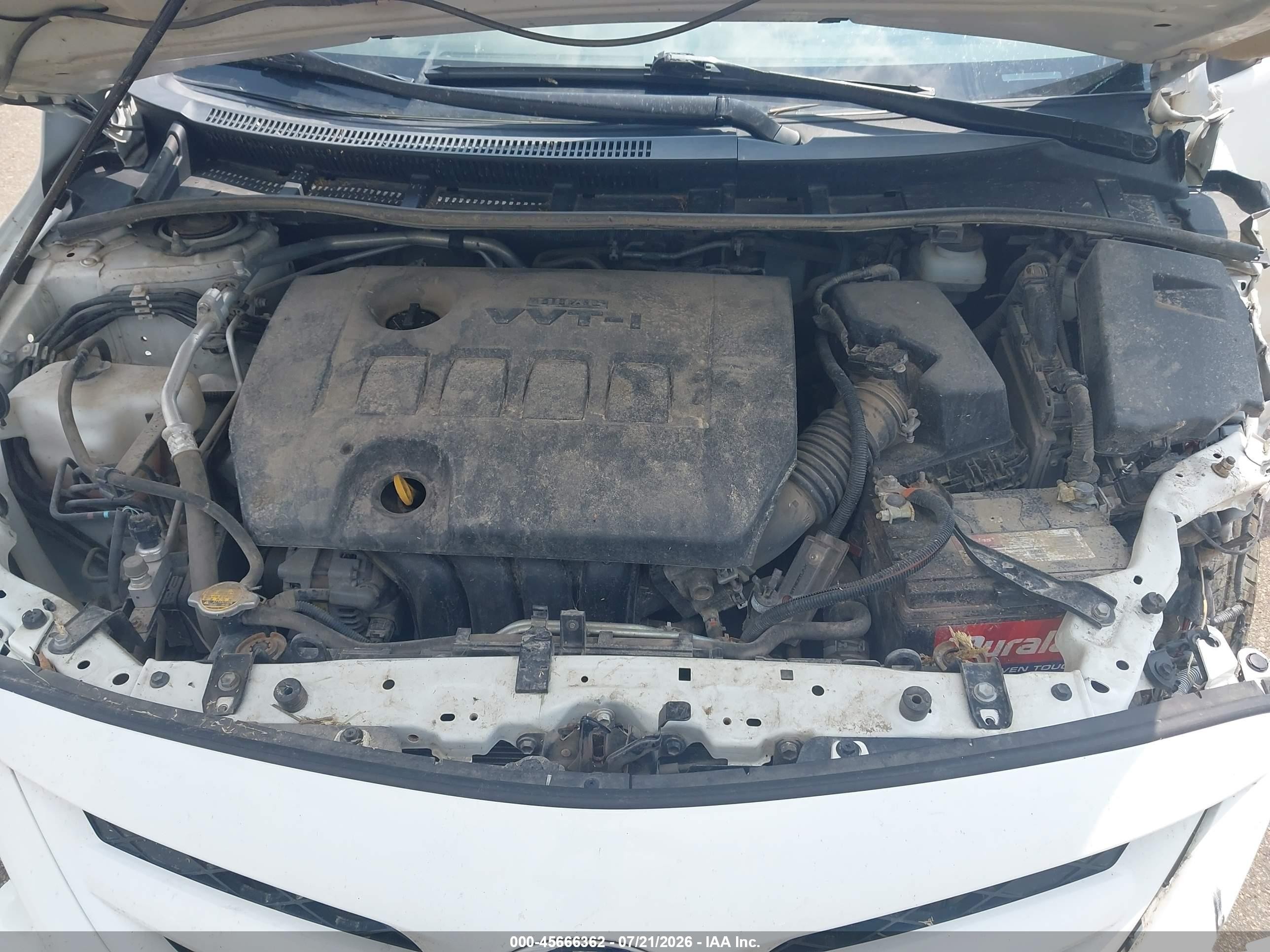 2011 Toyota Corolla Le White vin: JTDBU4EE3BJ099807