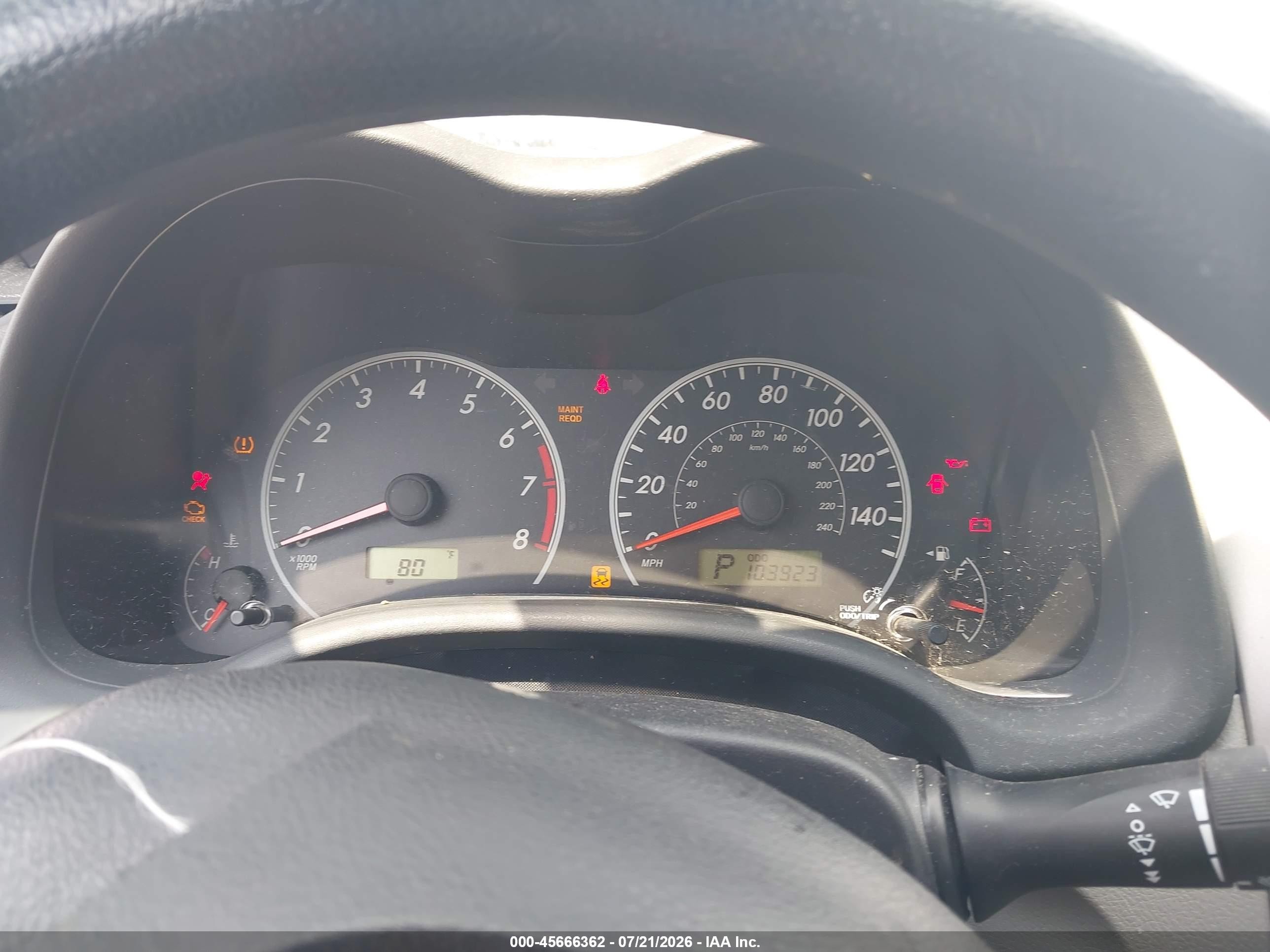 2011 Toyota Corolla Le White vin: JTDBU4EE3BJ099807