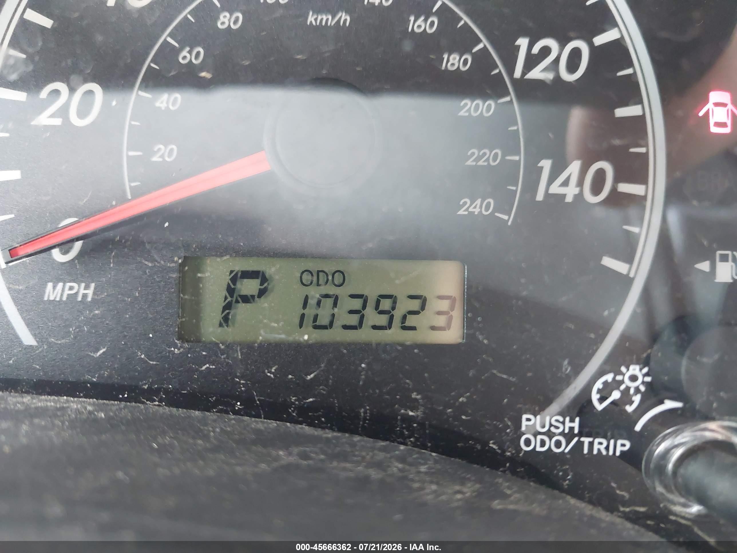 2011 Toyota Corolla Le White vin: JTDBU4EE3BJ099807